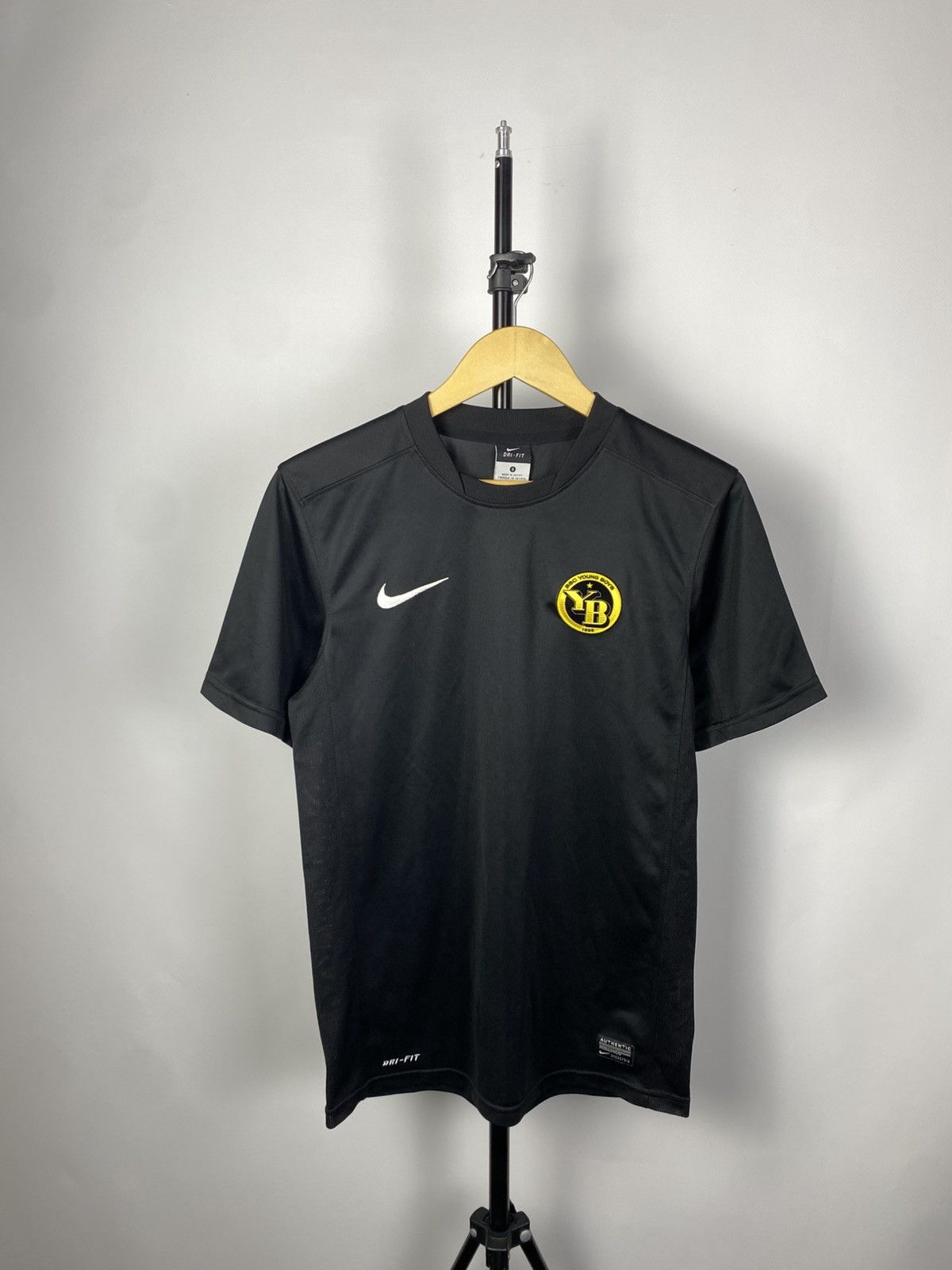 Nike BSC Young Boys soccer jersey Nike T shirt Size US S / EU 44-46 / 1 - 1 Thumbnail