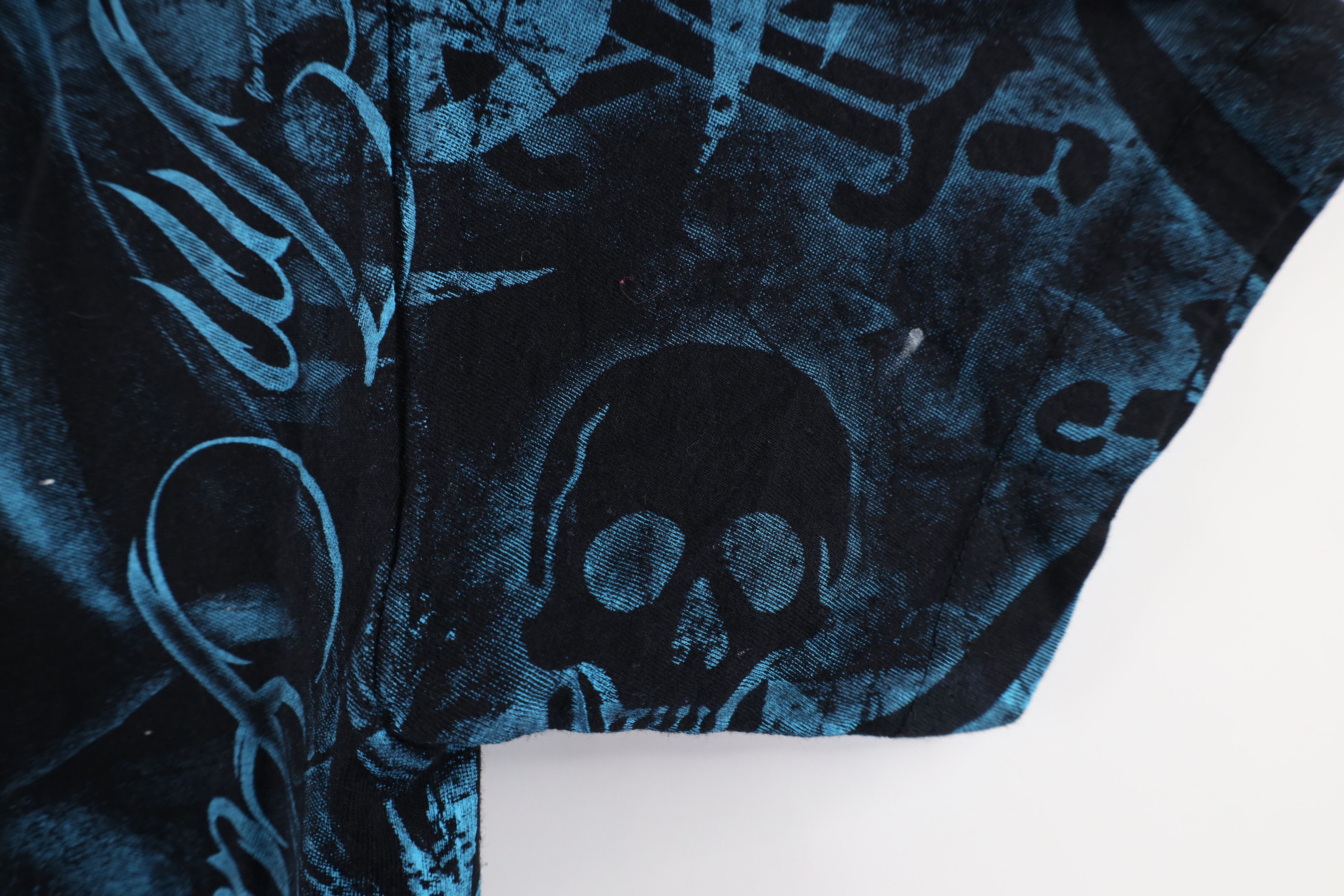 Vintage Vintage Y2K Streetwear Pirate All Over Print T-Shirt Size US M / EU 48-50 / 2 - 9 Thumbnail
