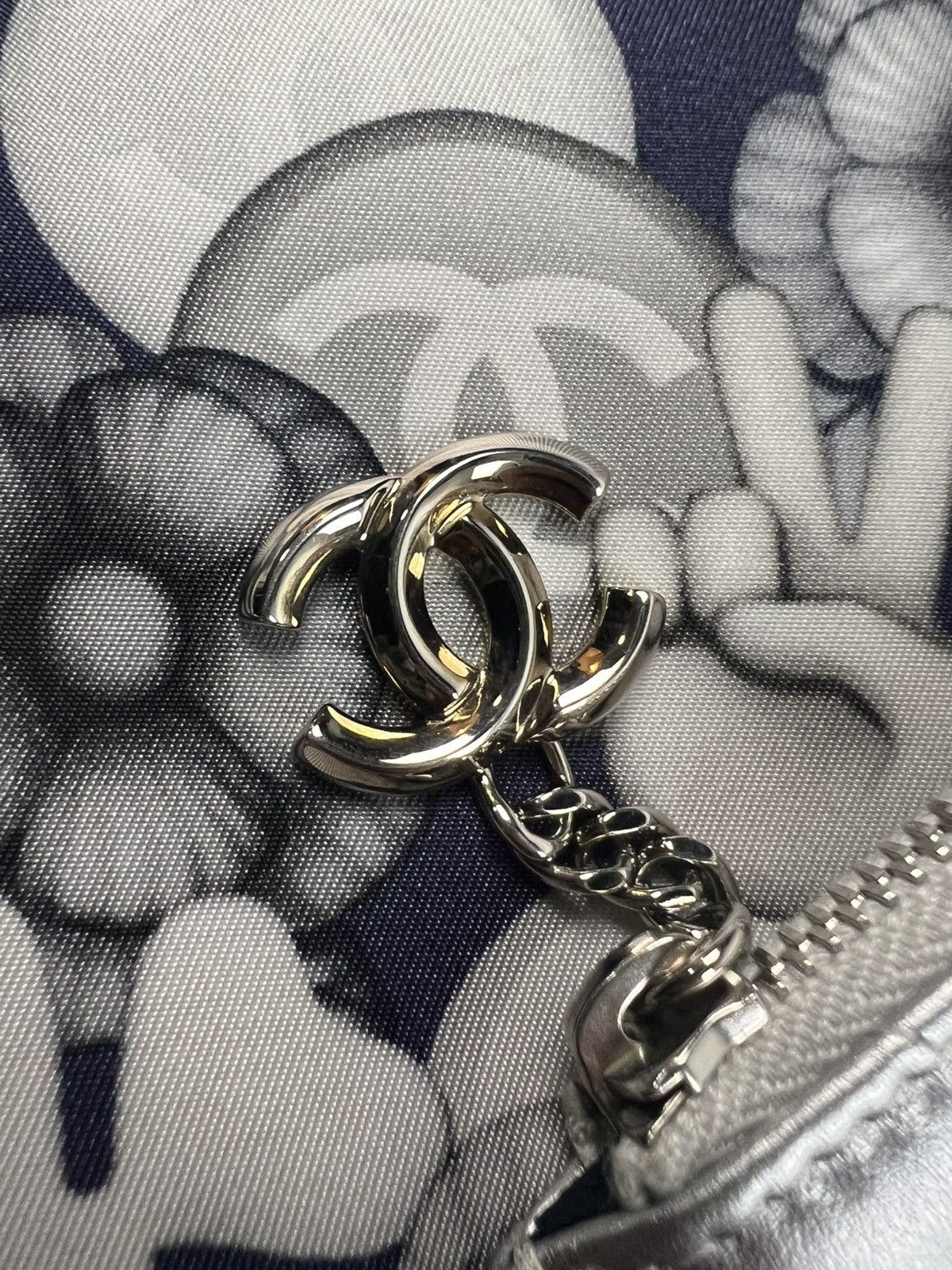 Chanel CHANEL AW16 RUNWAY CAT EMOJI SHOPPING TOTE BAG SZ:OS Size ONE SIZE - 13 Thumbnail
