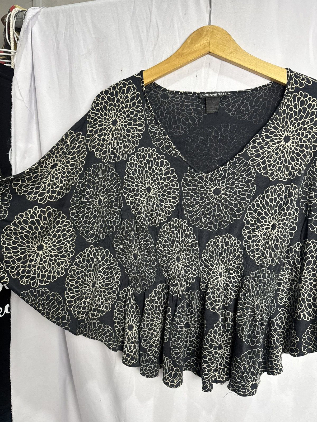 Vivienne Tam Vivienne Tam Bat Styled Top Size M / US 6-8 / IT 42-44 - 3 Thumbnail