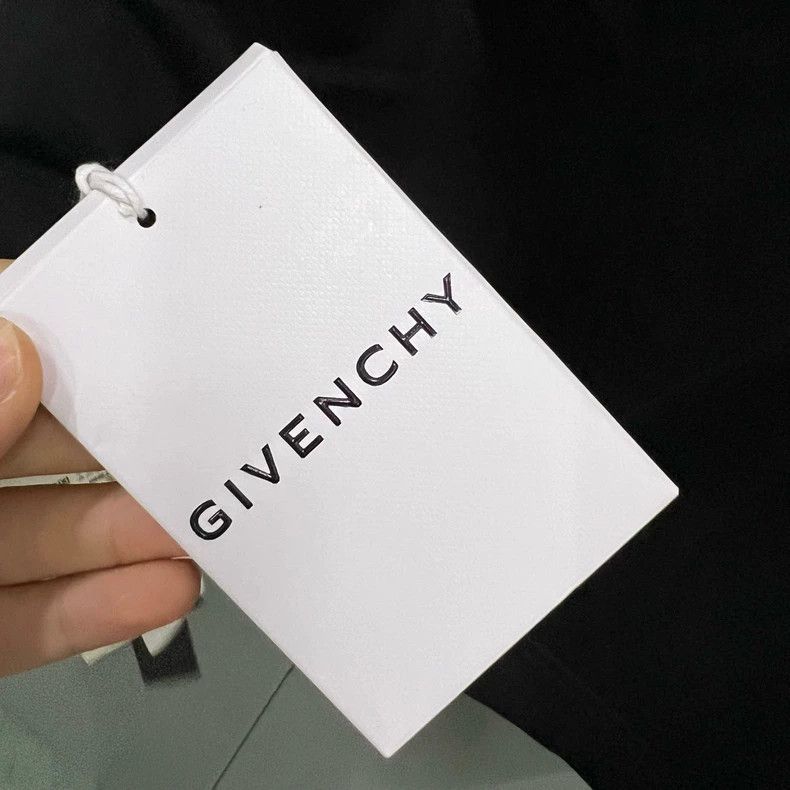 Givenchy Givenchy SizeXXXL Chito Collaboration 4G Graffiti Heart Sho Size US M / EU 48-50 / 2 - 5 Thumbnail