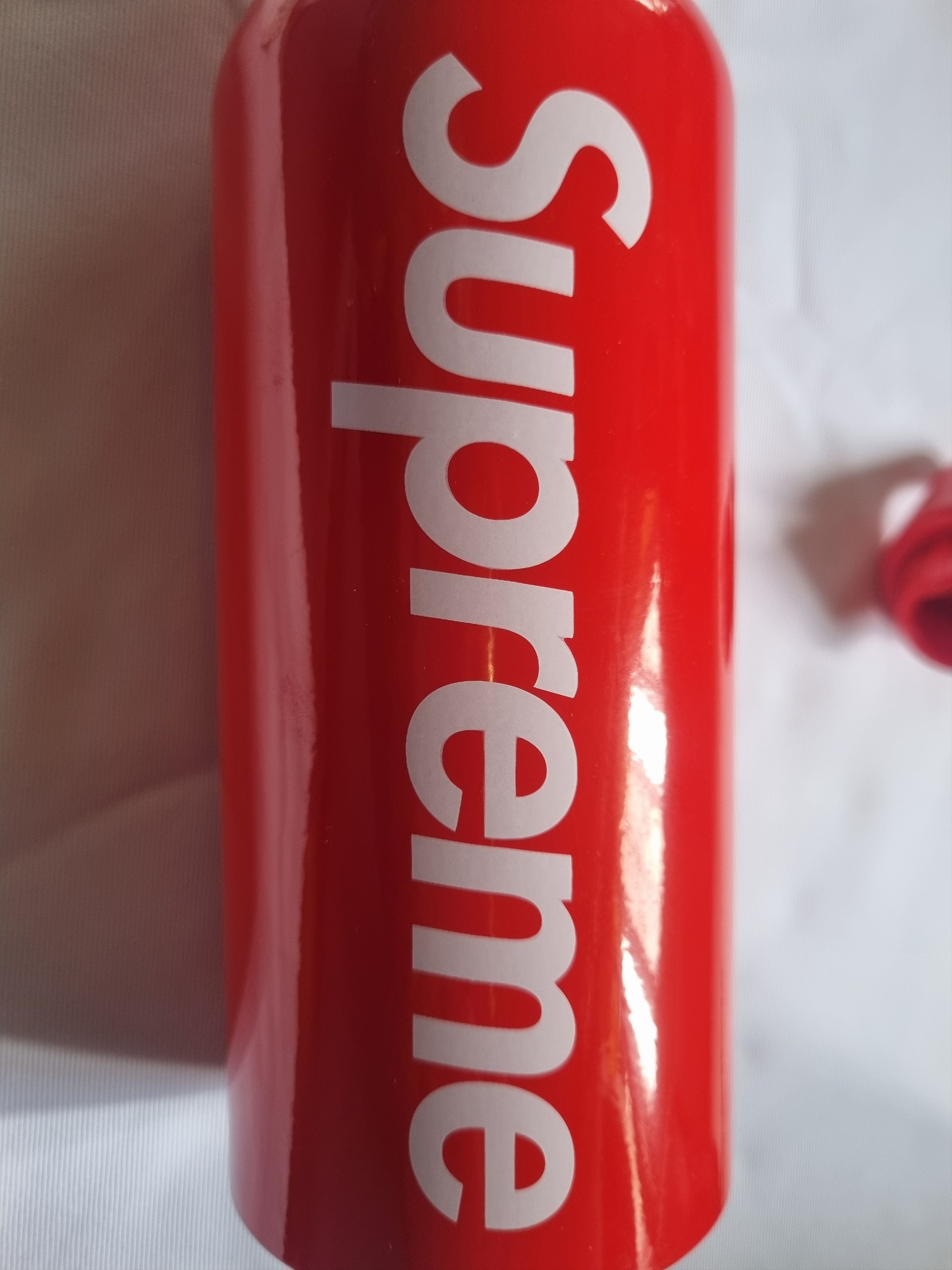 Supreme Supreme SIGG Traveller 0.6L Water Bottle Size ONE SIZE - 8 Thumbnail