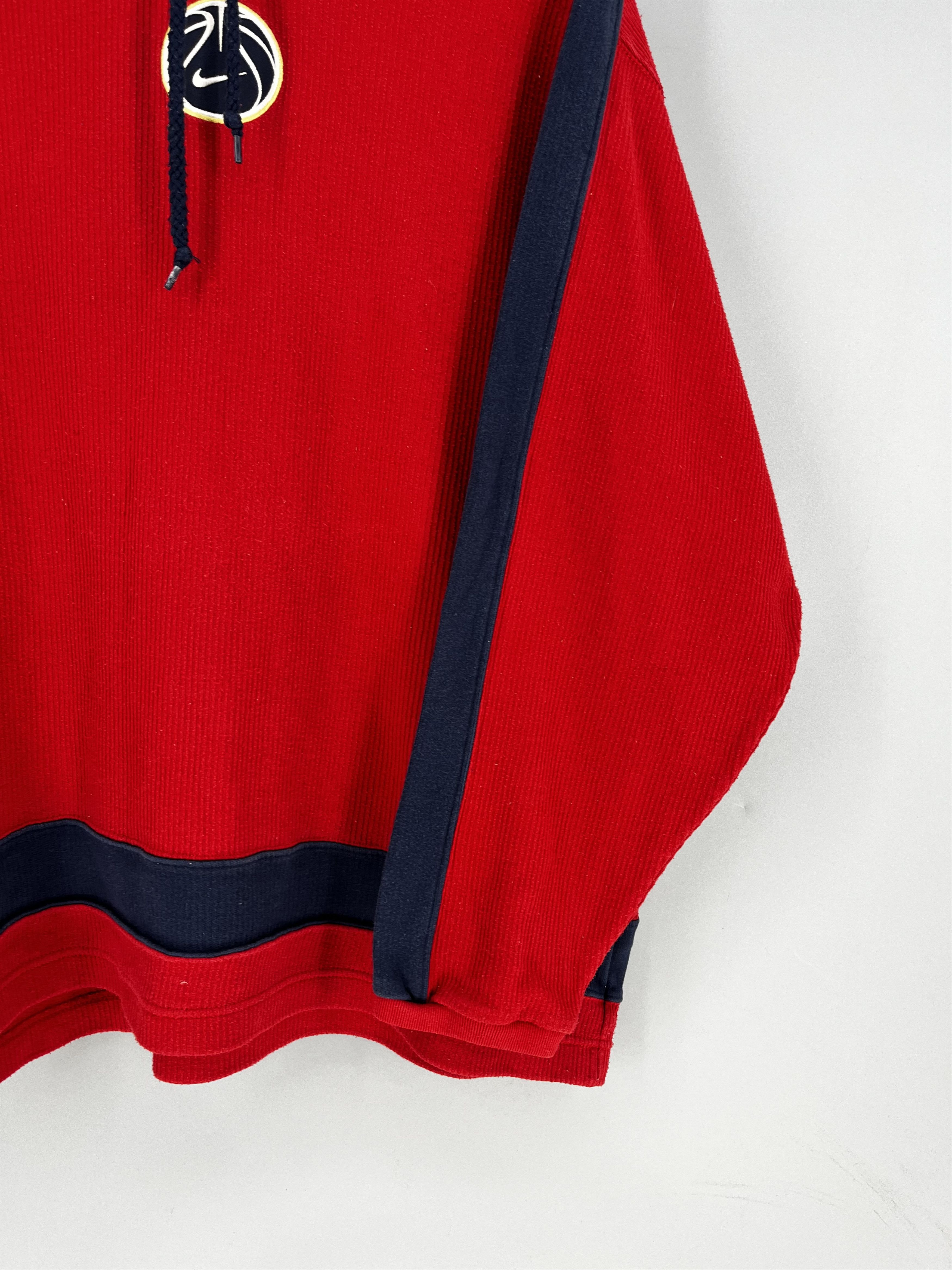 Nike Rare Vintage Nike Hoodie – Essential 2000s Streetwear (L) Size US L / EU 52-54 / 3 - 8 Thumbnail