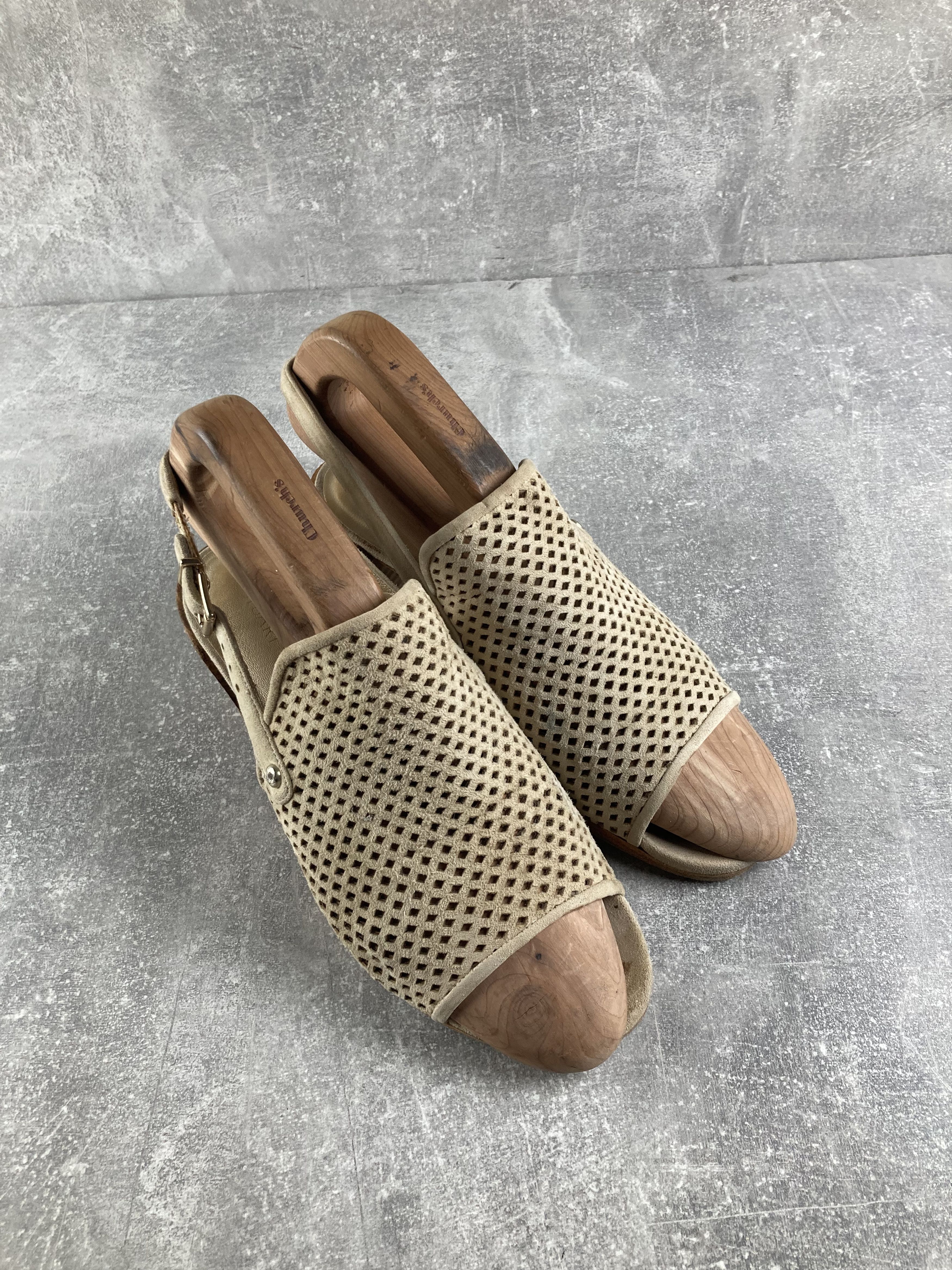 Stuart Weitzman stuart Weitzman popular beach suede/lesther heel sandals Size US 7.5 / IT 37.5 - 4 Thumbnail