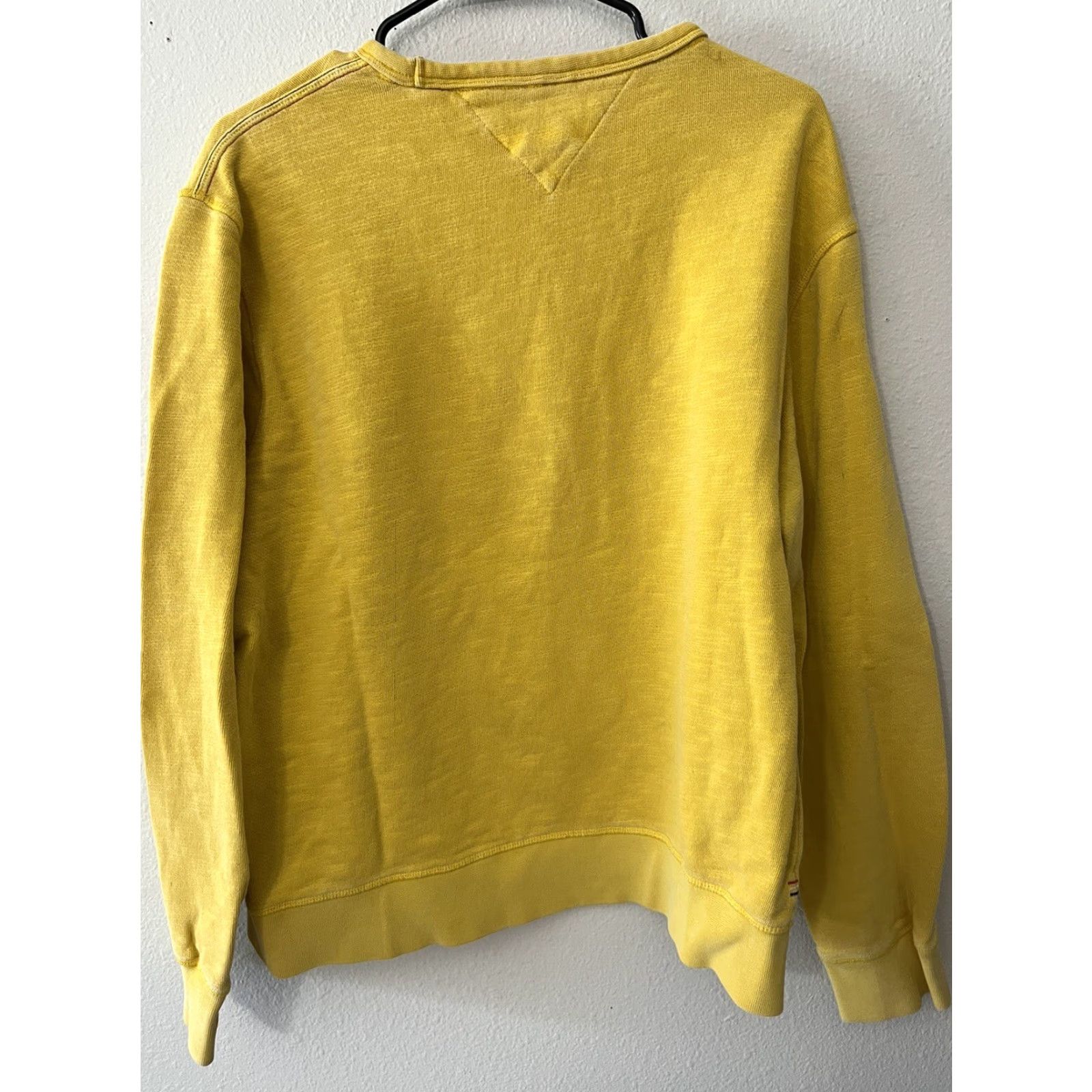 Tommy Hilfiger VINTAGE Tommy Hilfiger Hilfiger Denim Sweatshirt Crewneck L Mustard Yellow Graphic Logo 90s Mens Pullover Size US L / EU 52-54 / 3 - 2 Thumbnail