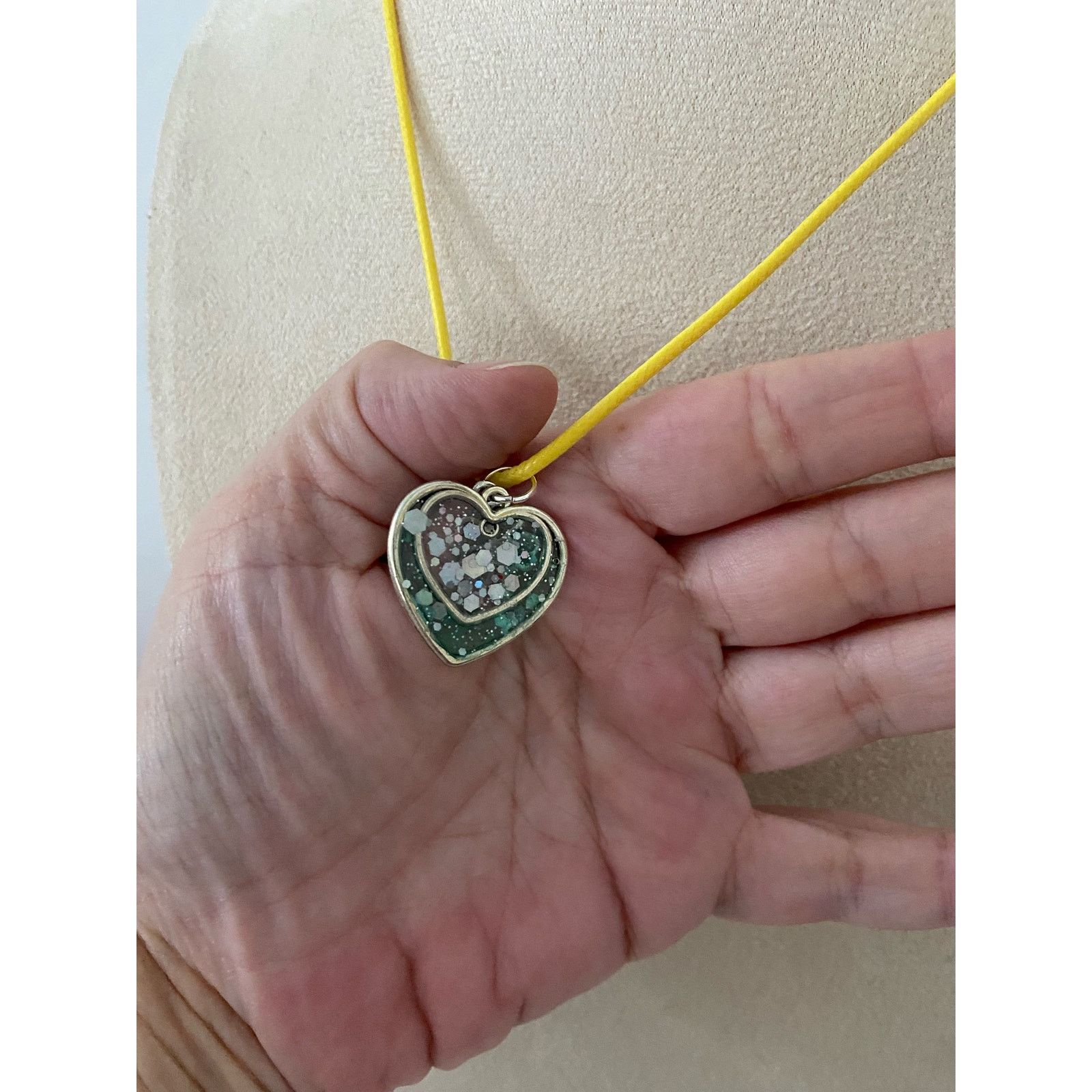 Handmade green heart pendant necklace Size ONE SIZE - 3 Thumbnail