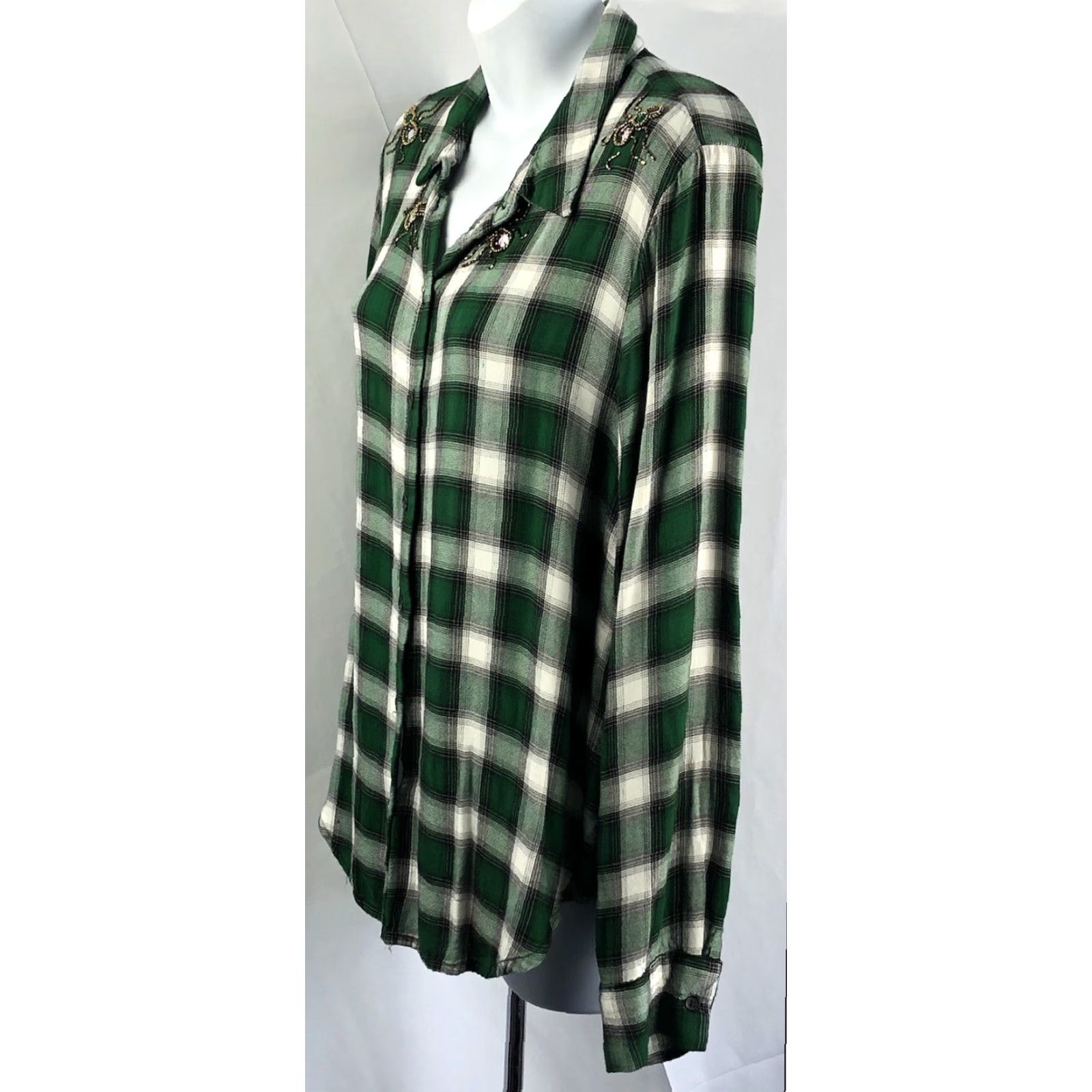 H&M H&M Flannel Button-Up Plaid Top 12 Green Bead Spider Bug Bohemian Grunge Hippie Vintage No? Size XL / US 12-14 / IT 48-50 - 2 Thumbnail