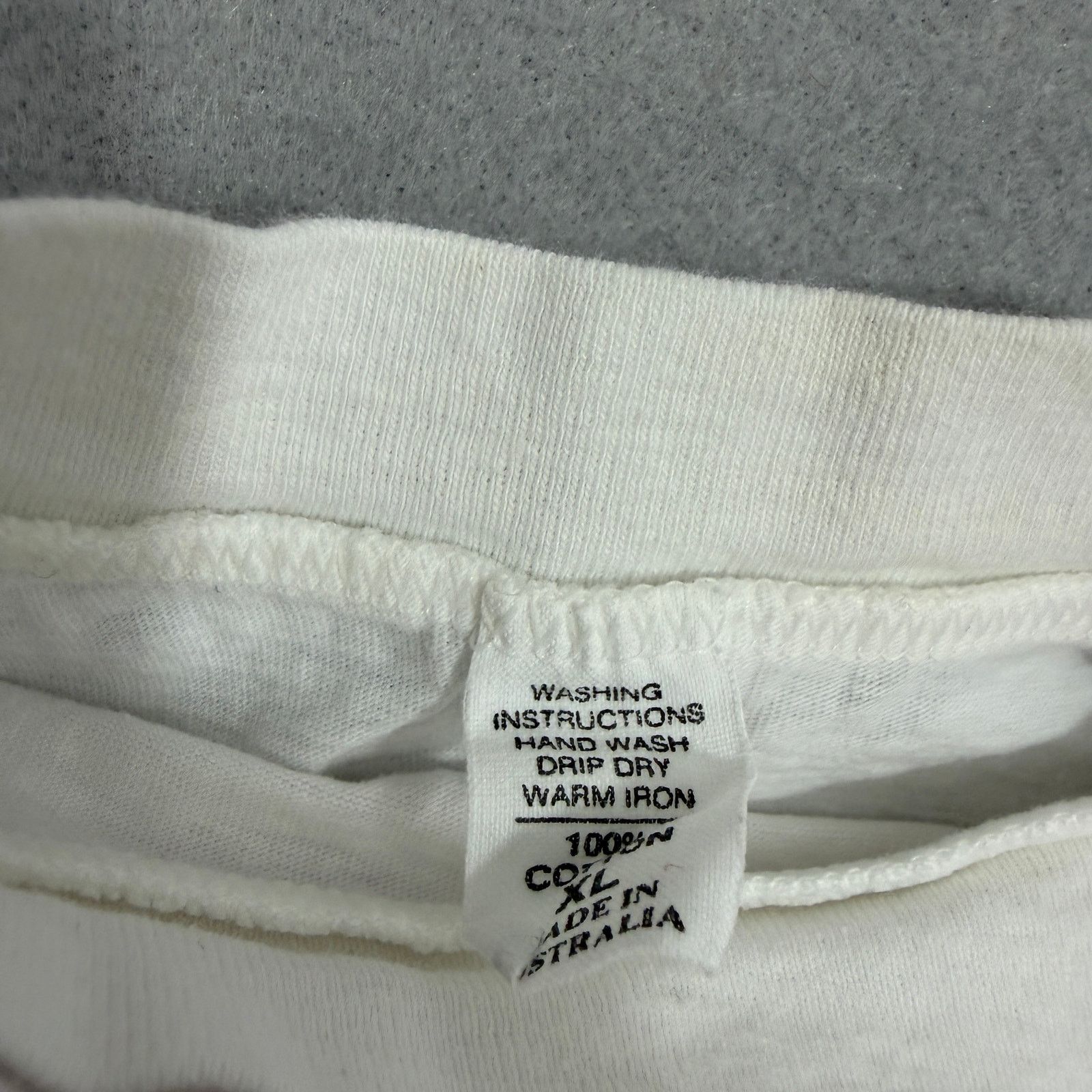 Vintage Vintage Cairns Australia Shirt Size XL White 90s Paper Thin Size US XL / EU 56 / 4 - 8 Thumbnail