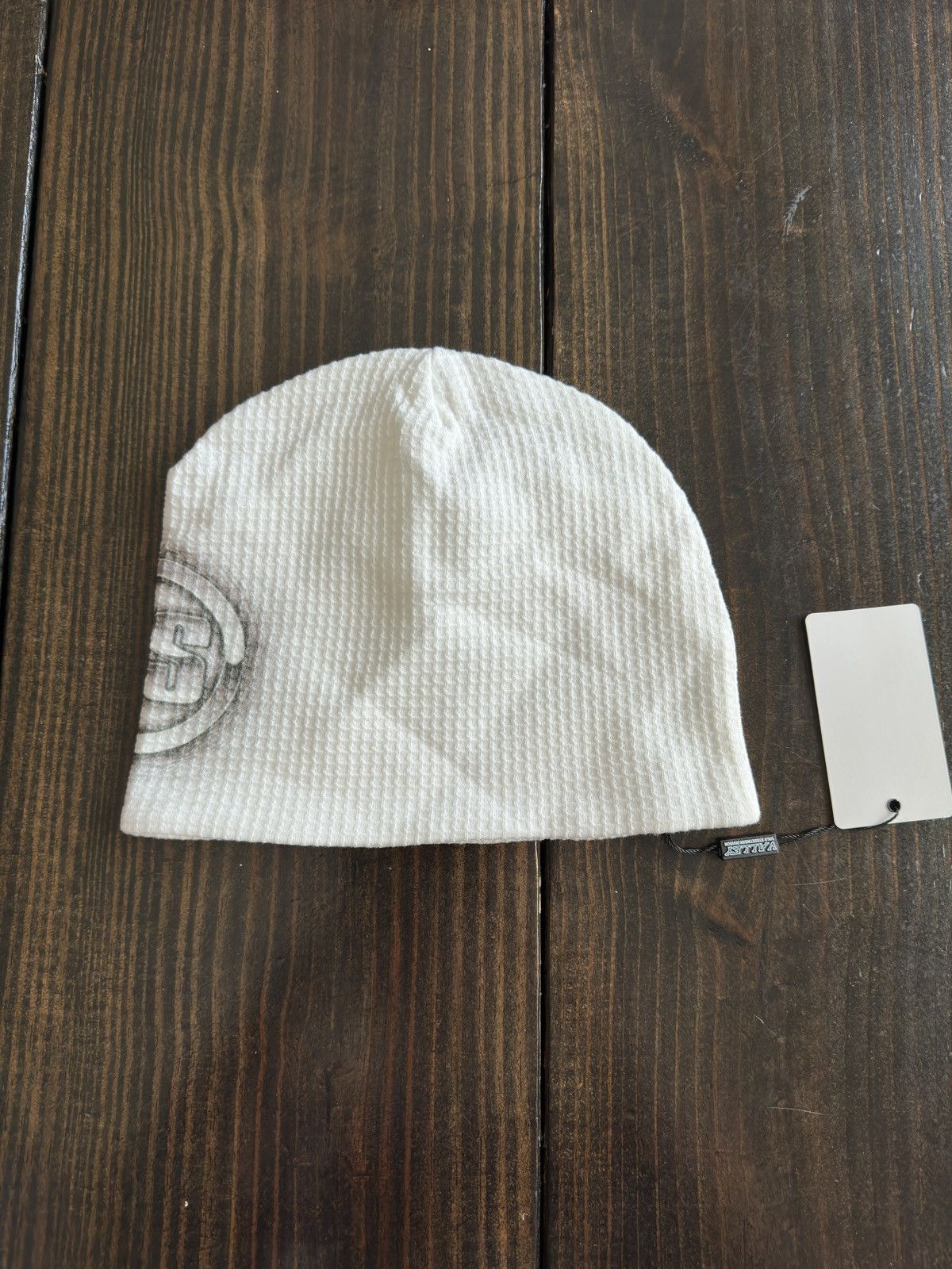 Vale Vale VS Emblem Waffle Beanie White Size ONE SIZE - 2 Thumbnail