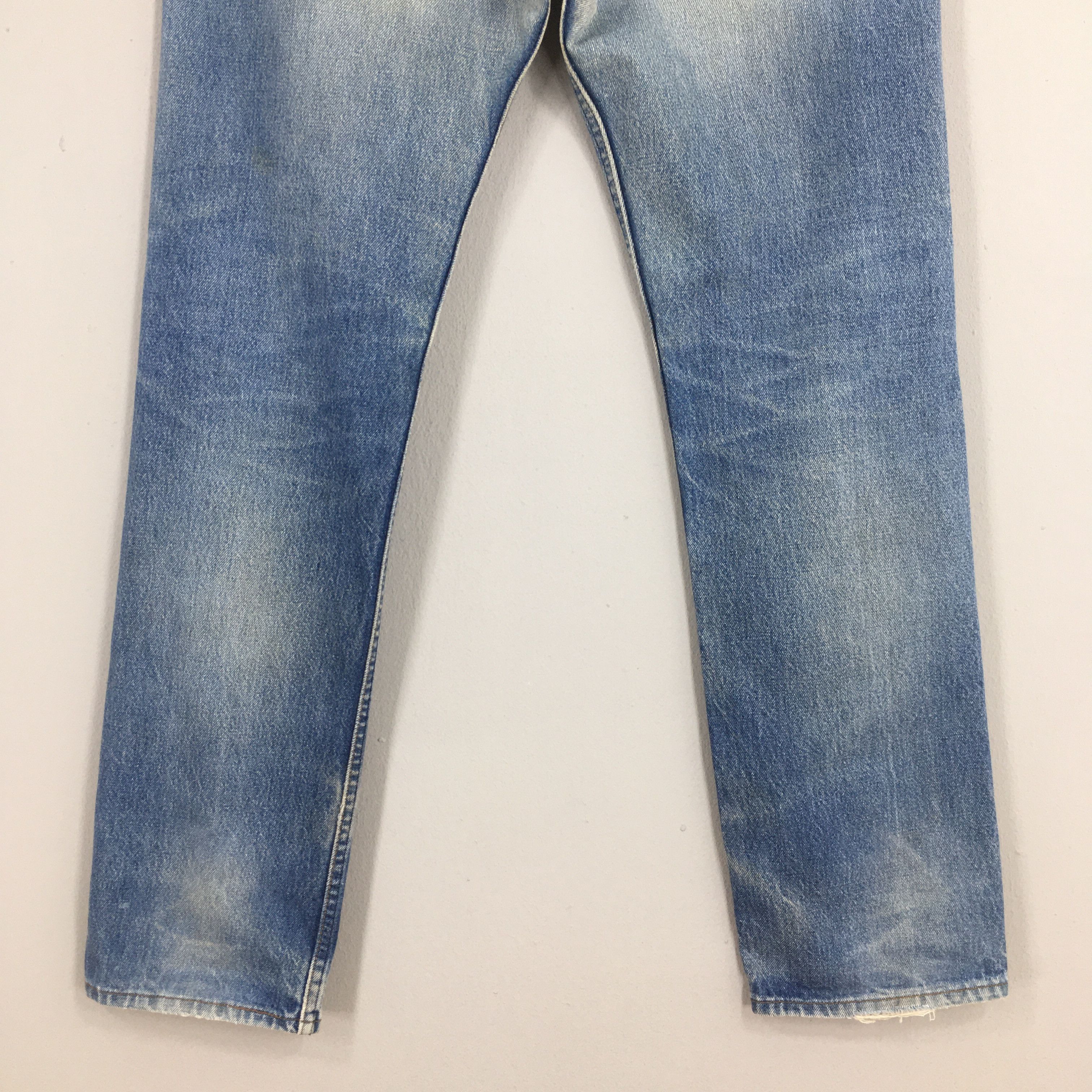 Size 31x32 Vintage 90s Levi\'s 501 Light Washed Blue Jeans