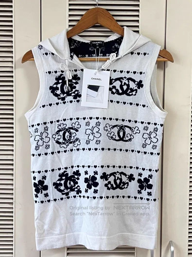 Chanel Chanel Cashmere hooded vest Size XS / US 0-2 / IT 36-38 - 1 Thumbnail