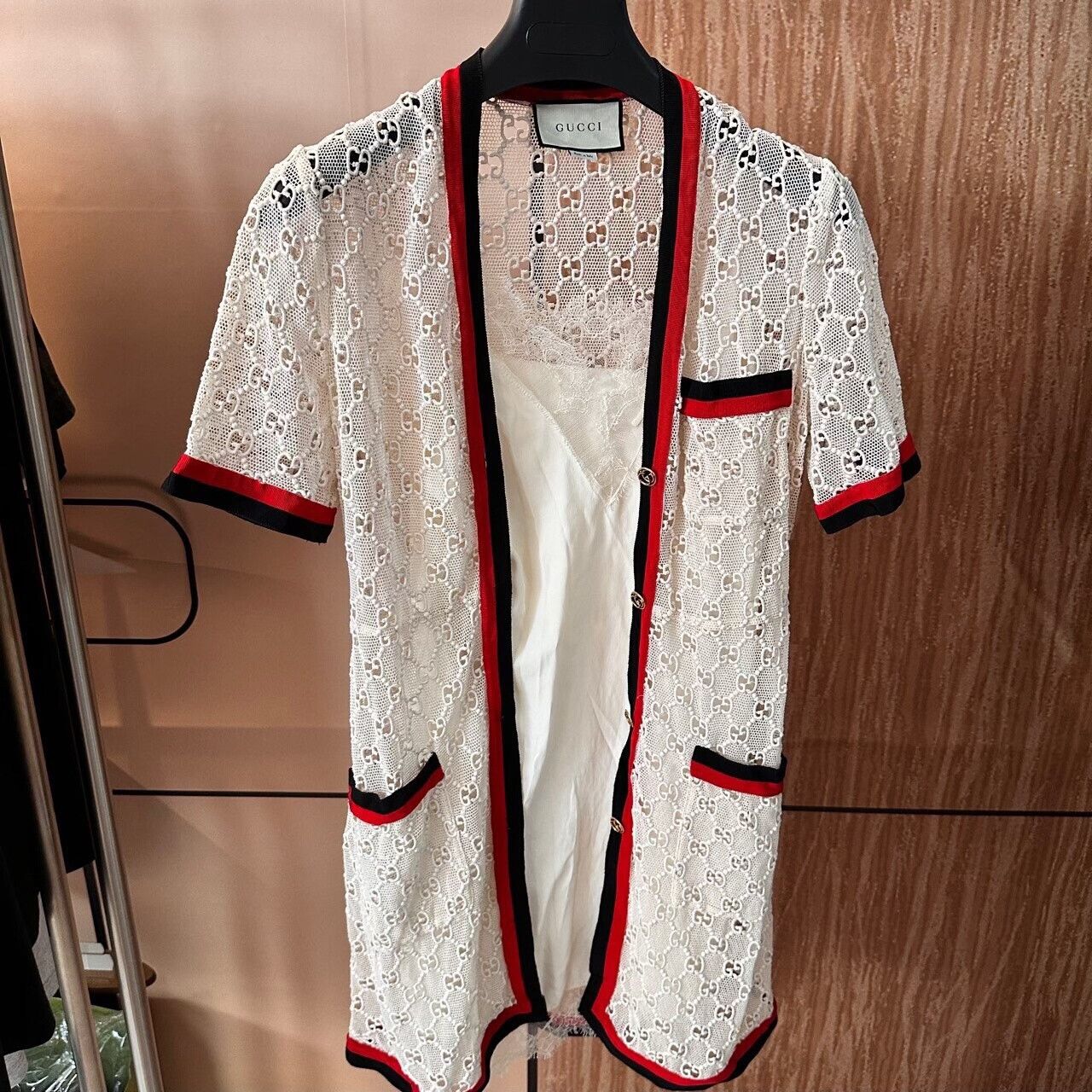 Gucci Gucci Beige T-Shirt M Women Size M / US 6-8 / IT 42-44 - 1 Thumbnail