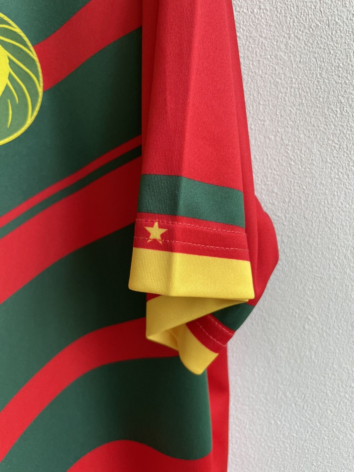 Vintage Cameroon 2022 2023 Away Football Shirt Soccer Jersey One Size US L / EU 52-54 / 3 - 8 Thumbnail