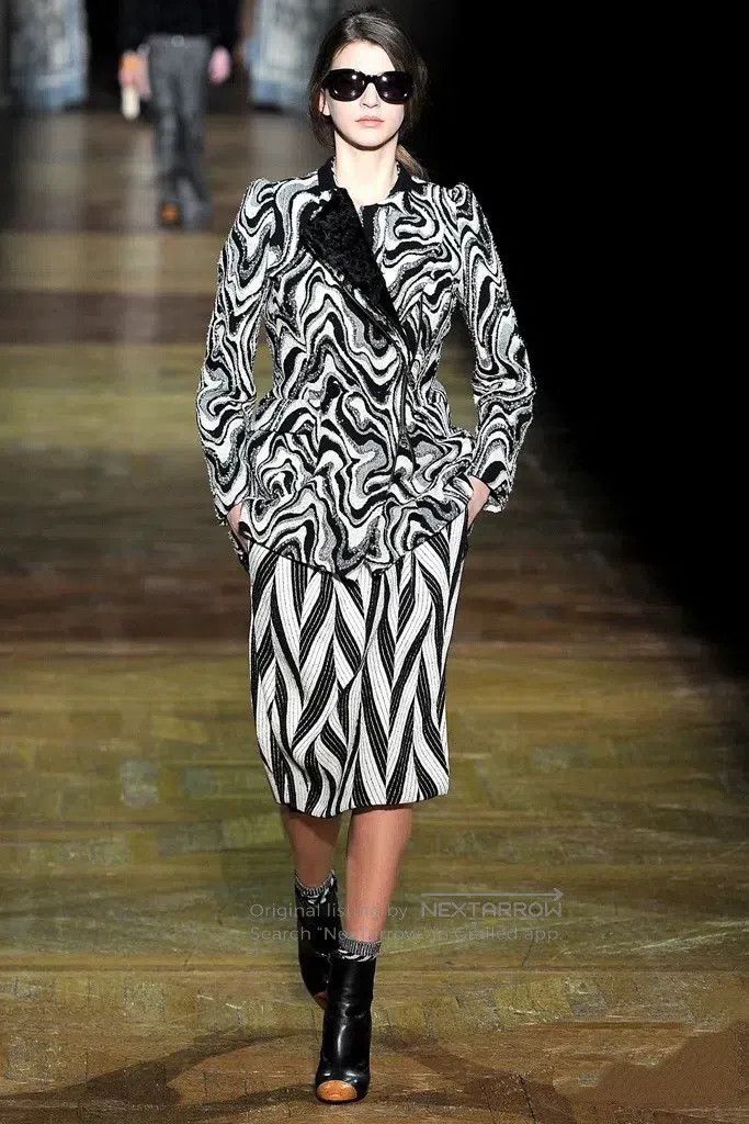Dries Van Noten Dries Van Noten size:36 A stylish blended wool skirt Size 31" - 4 Thumbnail