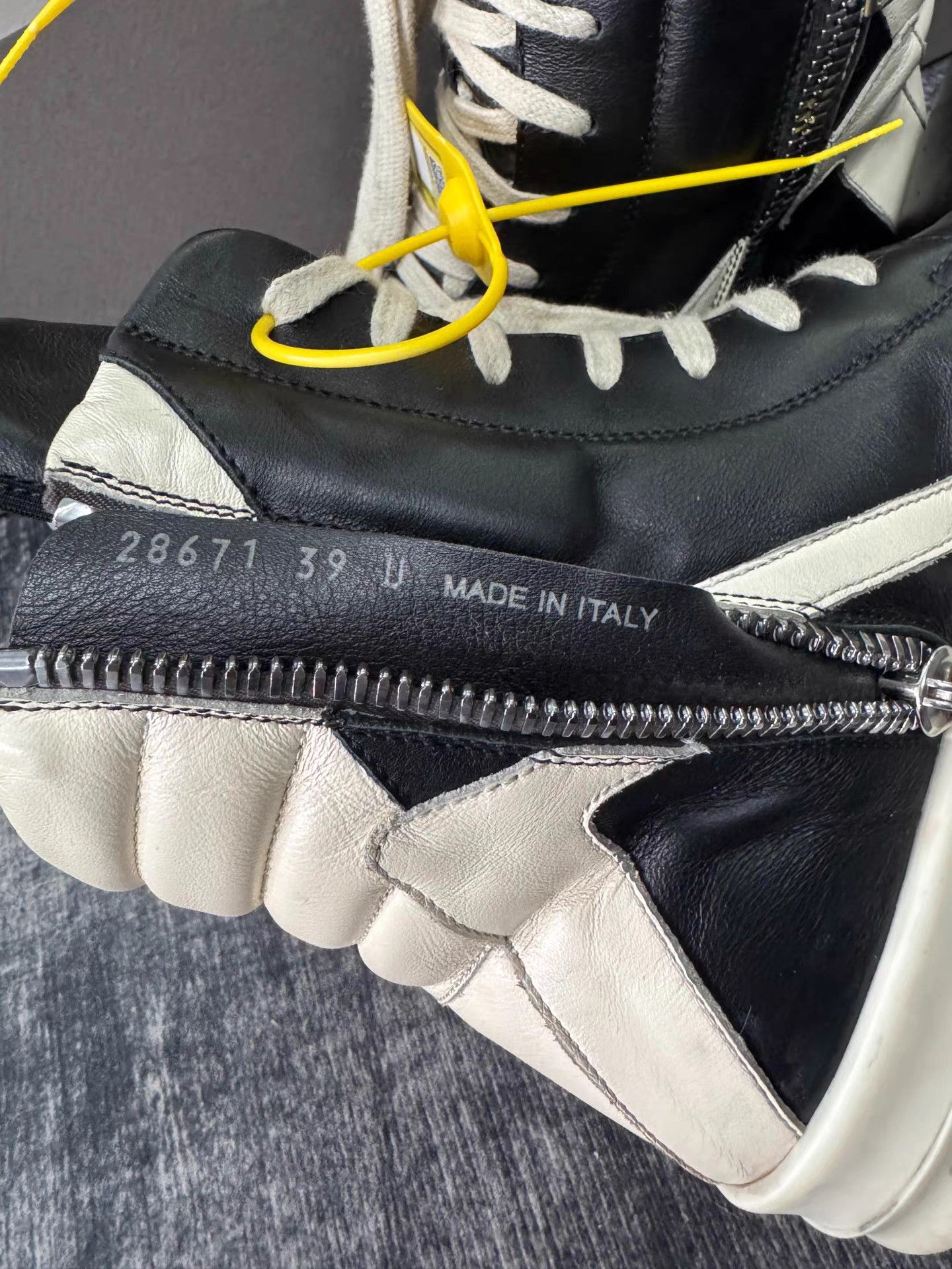 Rick Owens Rick Owens Mainline Triangle Sneakers Size US 9 / IT 39 - 7 Thumbnail