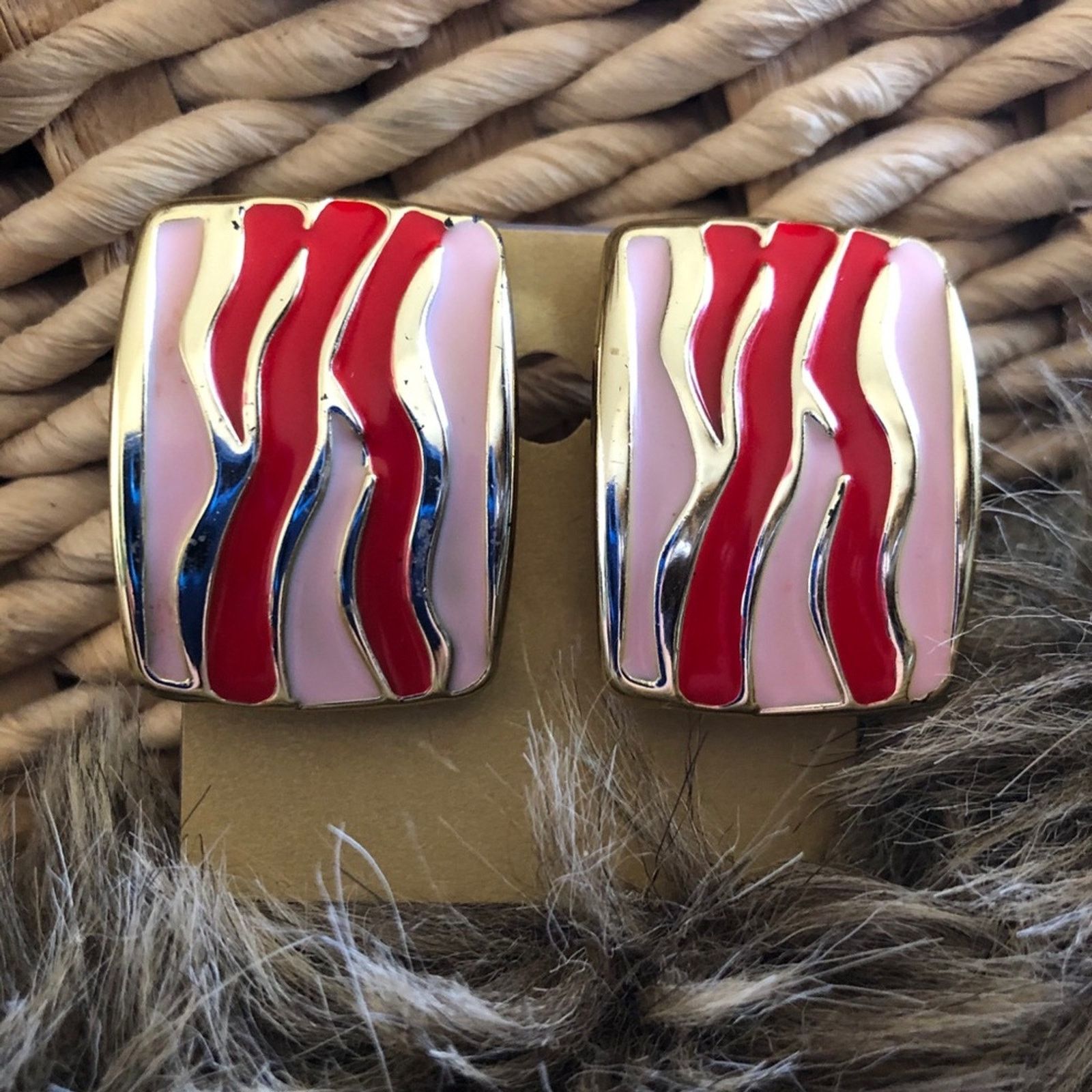 Vintage Vintage wavy pink/red statement clip earrings Size ONE SIZE - 1 Thumbnail