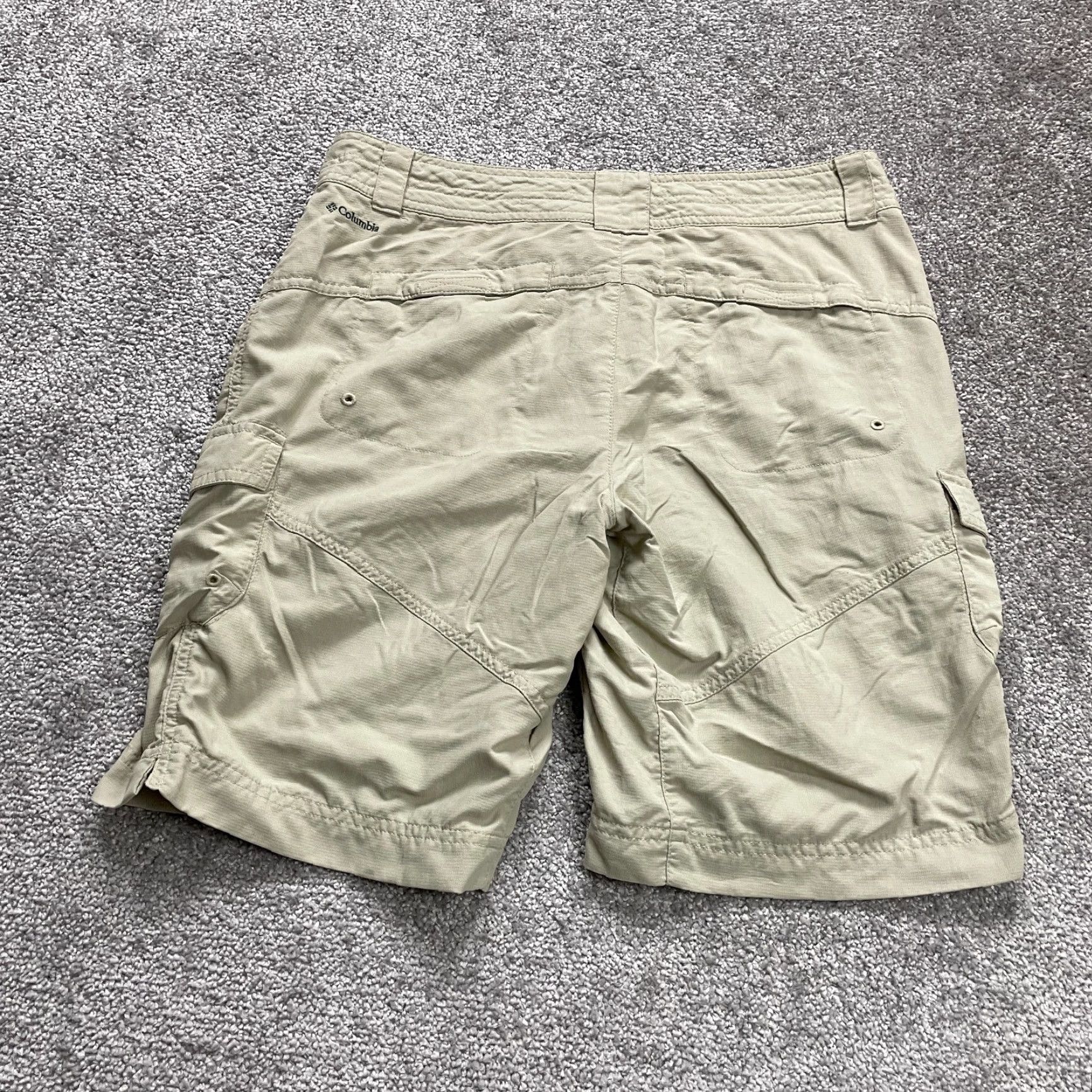 Vintage Columbia Womens Cargo Shorts 6 Beige Nylon Active Outdoor Casual 30x10 Mid Rise Pockets Breathable Easy Care Size 28" / US 6 / IT 42 - 2 Thumbnail