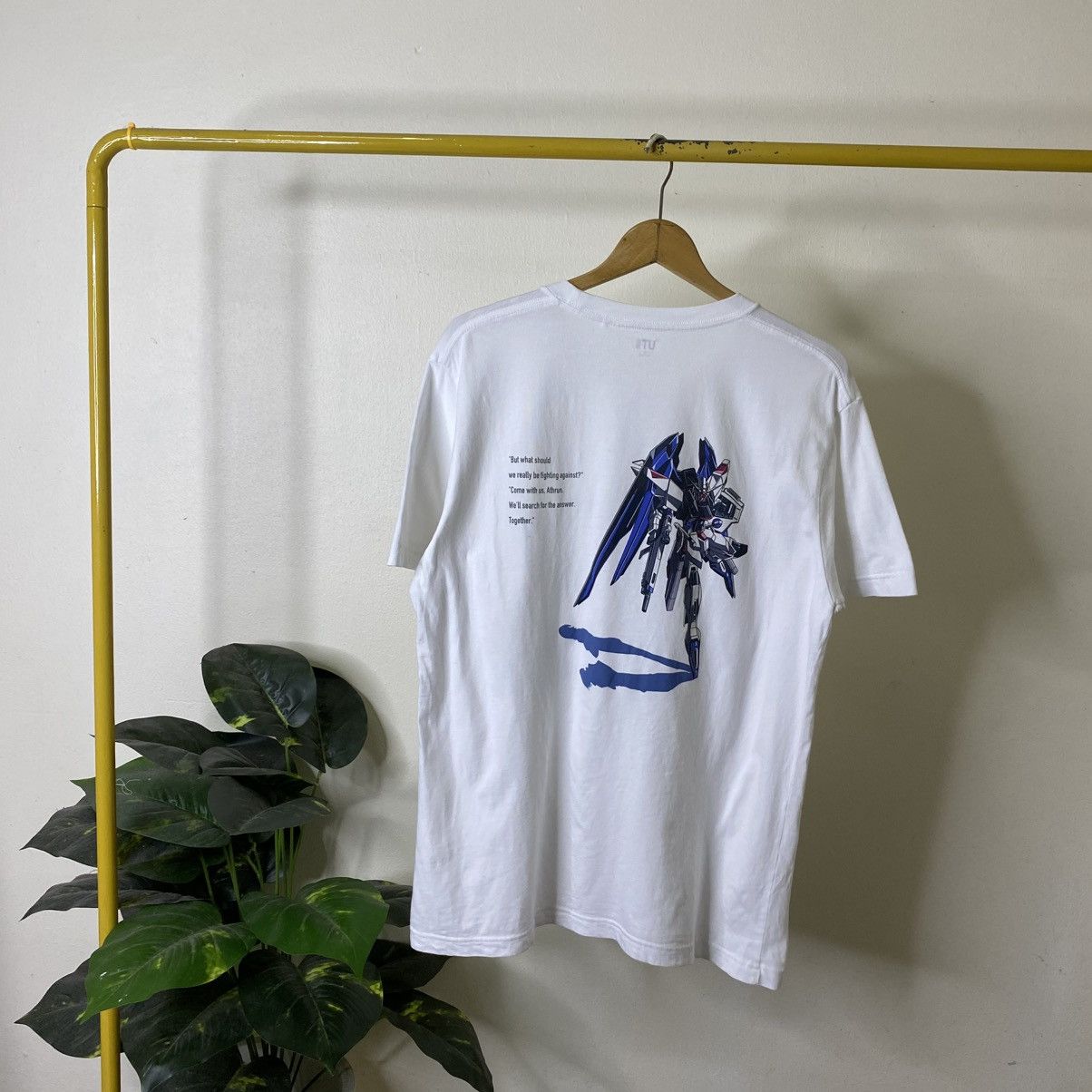 Uniqlo Uniqlo UT Anime Freedom Gundam Manga Series Collaboration T Size US L / EU 52-54 / 3 - 1 Thumbnail