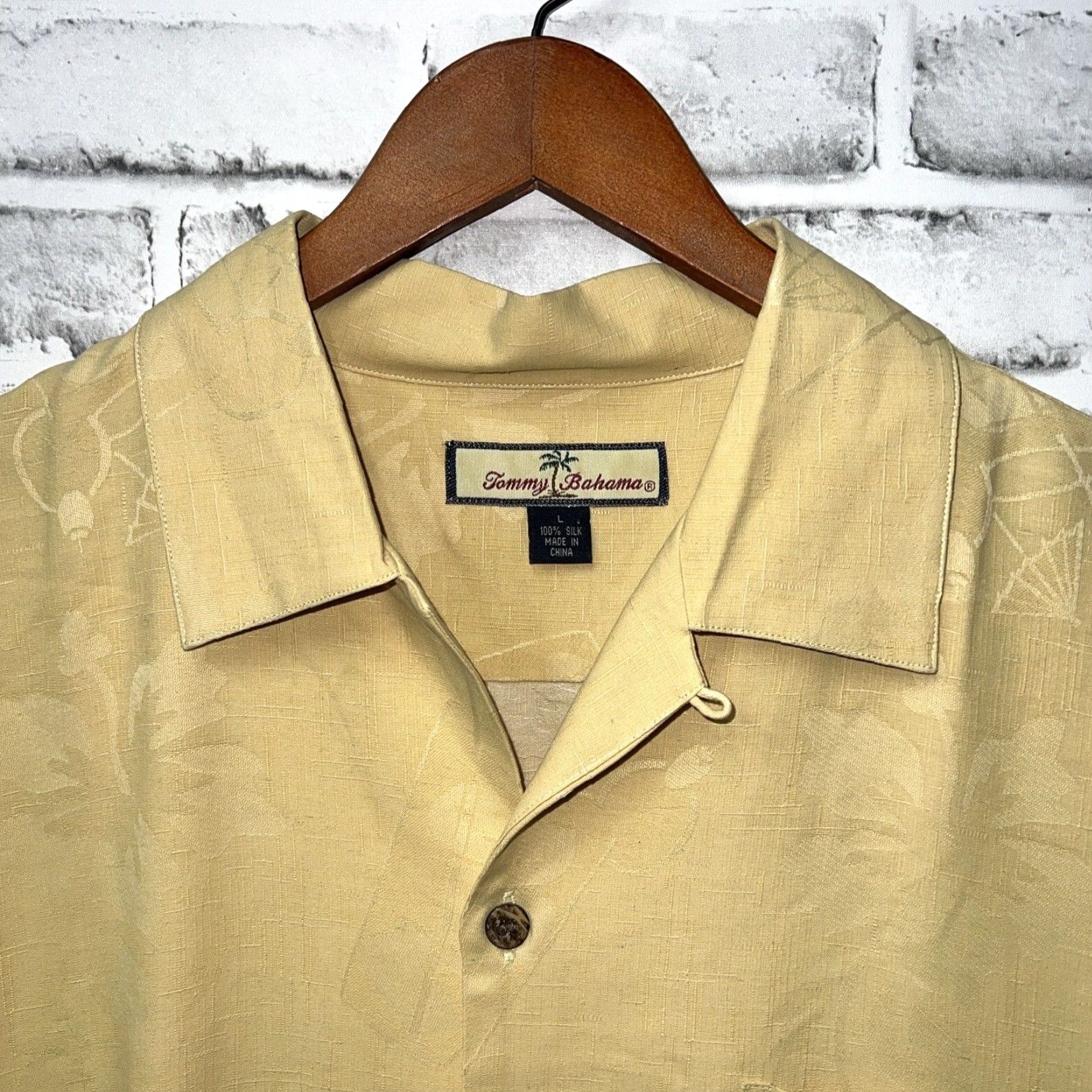 Tommy Bahama VINTAGE Tommy Bahama Hawaiian Shirt Adult Large Yellow Silk Button-Up Mens Size US L / EU 52-54 / 3 - 2 Thumbnail