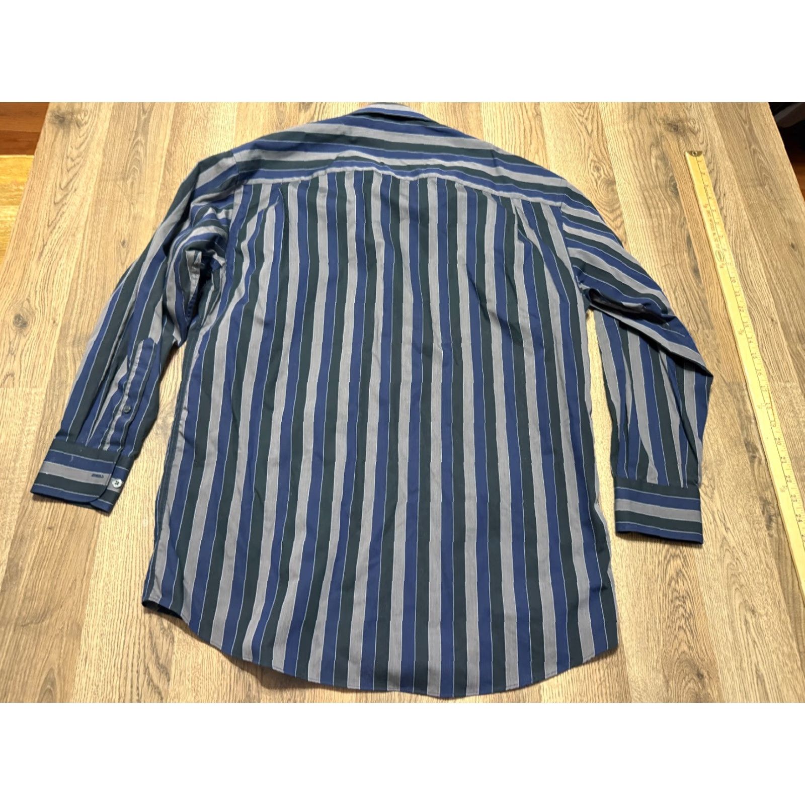 Liz Claiborne VINTAGE Concepts by Claiborne Shirt Mens 15.5 32-33 Striped Button-Up Brown Black Blue Cotton Long Sleeve Button-Front Pocket Casual Size US L / EU 52-54 / 3 - 2 Thumbnail