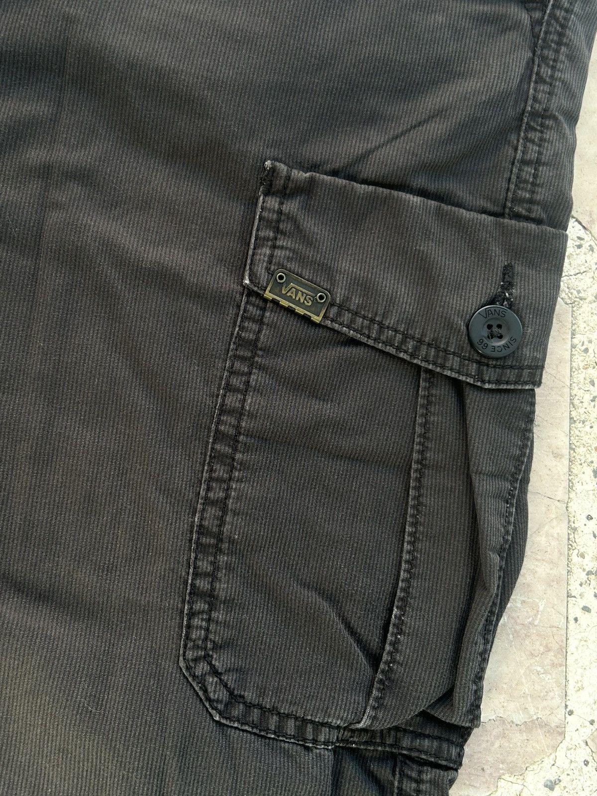 Vans Vans Black Shorts Size US 36 / EU 52 - 6 Thumbnail