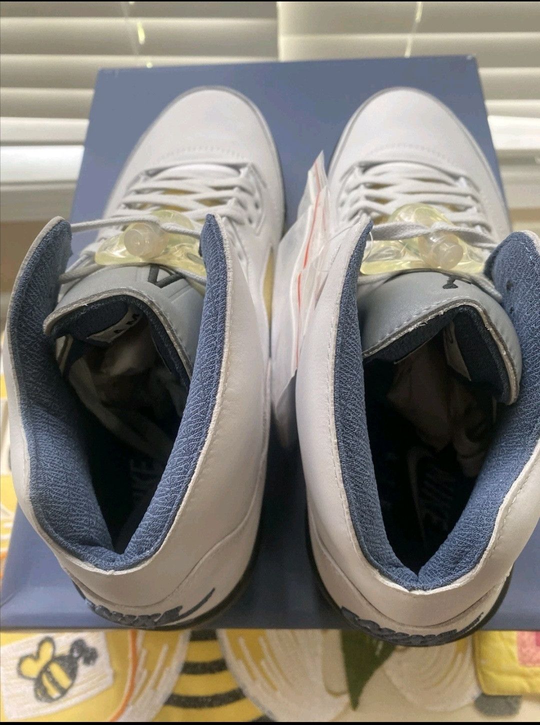 Jordan Brand Nike Air Jordan Retro 5 Wmns A Ma Maniére Dawn Size 12 DS Size US 12 / IT 42 - 5 Thumbnail