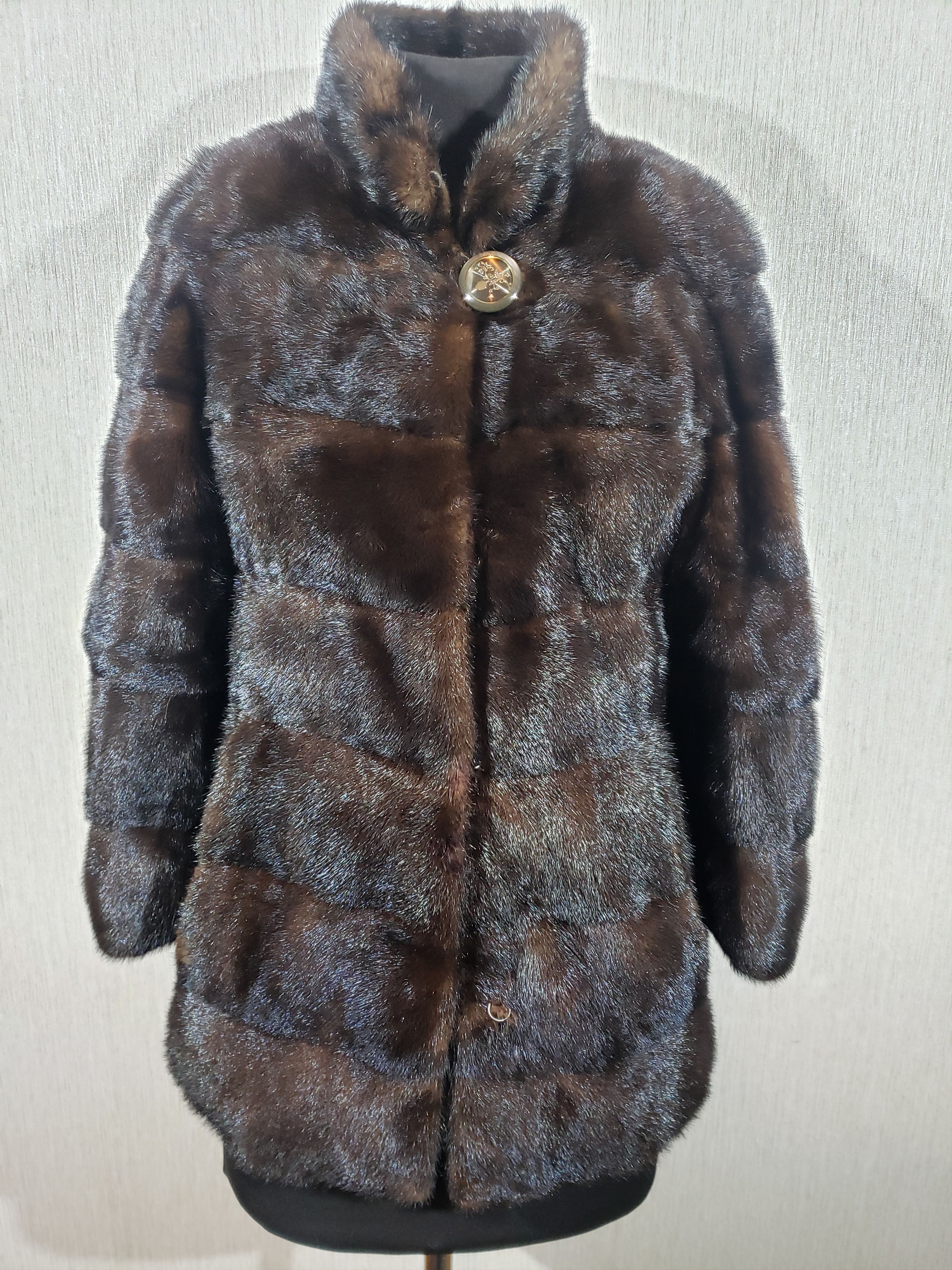 Other Stylish women's mink coat with detachable sleeves. Size M / US 6-8 / IT 42-44 - 1 Thumbnail