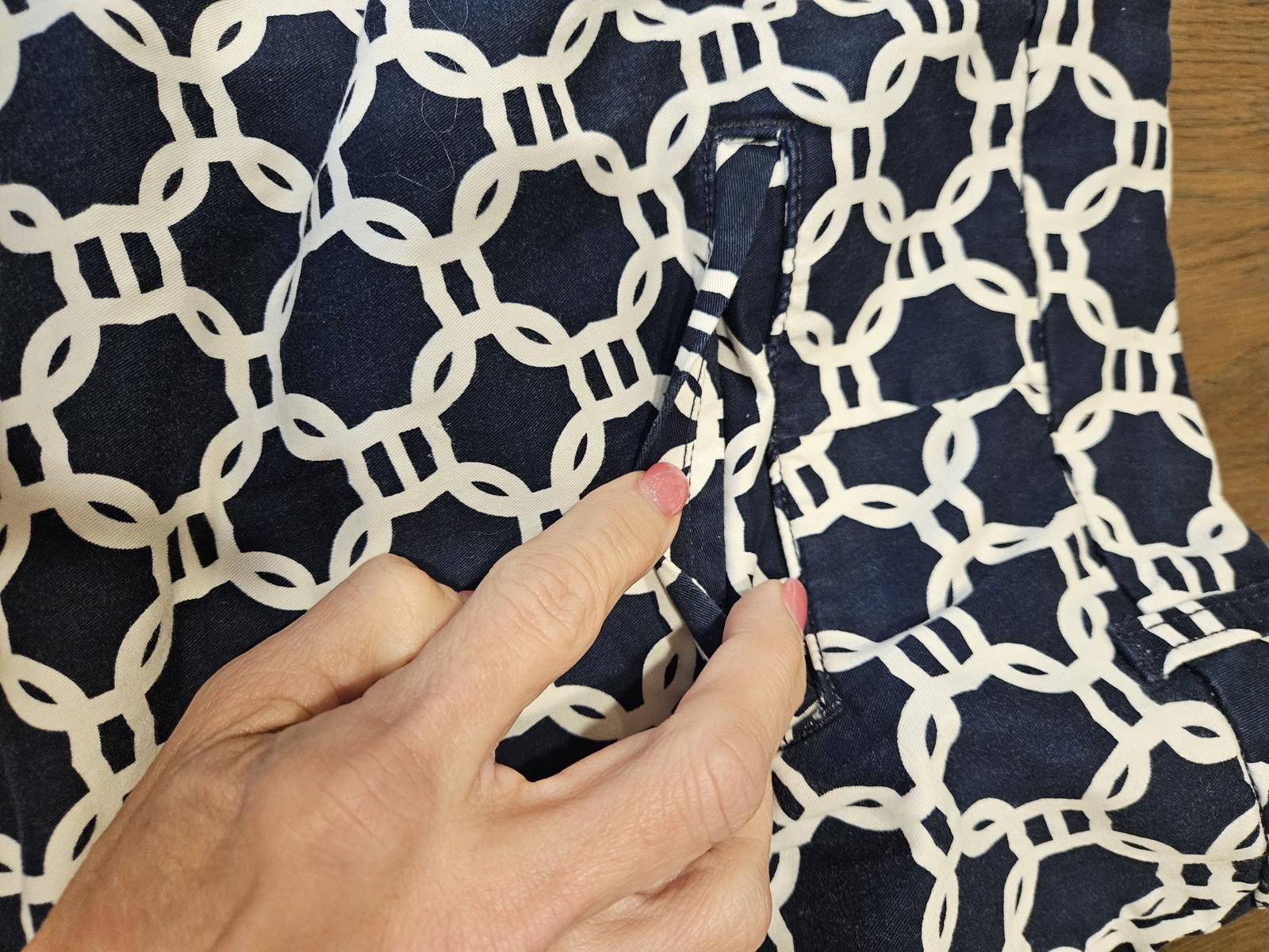 Designer Crown & Ivy Navy & White Geometric Pattern Shorts Size 38" / US 16 / IT 52 - 3 Thumbnail