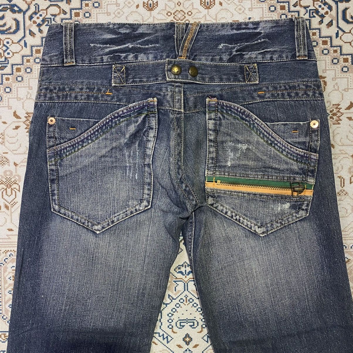 If Six Was Nine × Japanese Brand × Le Grande Bleu (L.G.B.) 2000s Y2K Root Three Beautiful Fade Distressed Jeans Size US 30 / EU 46 - 4 Thumbnail