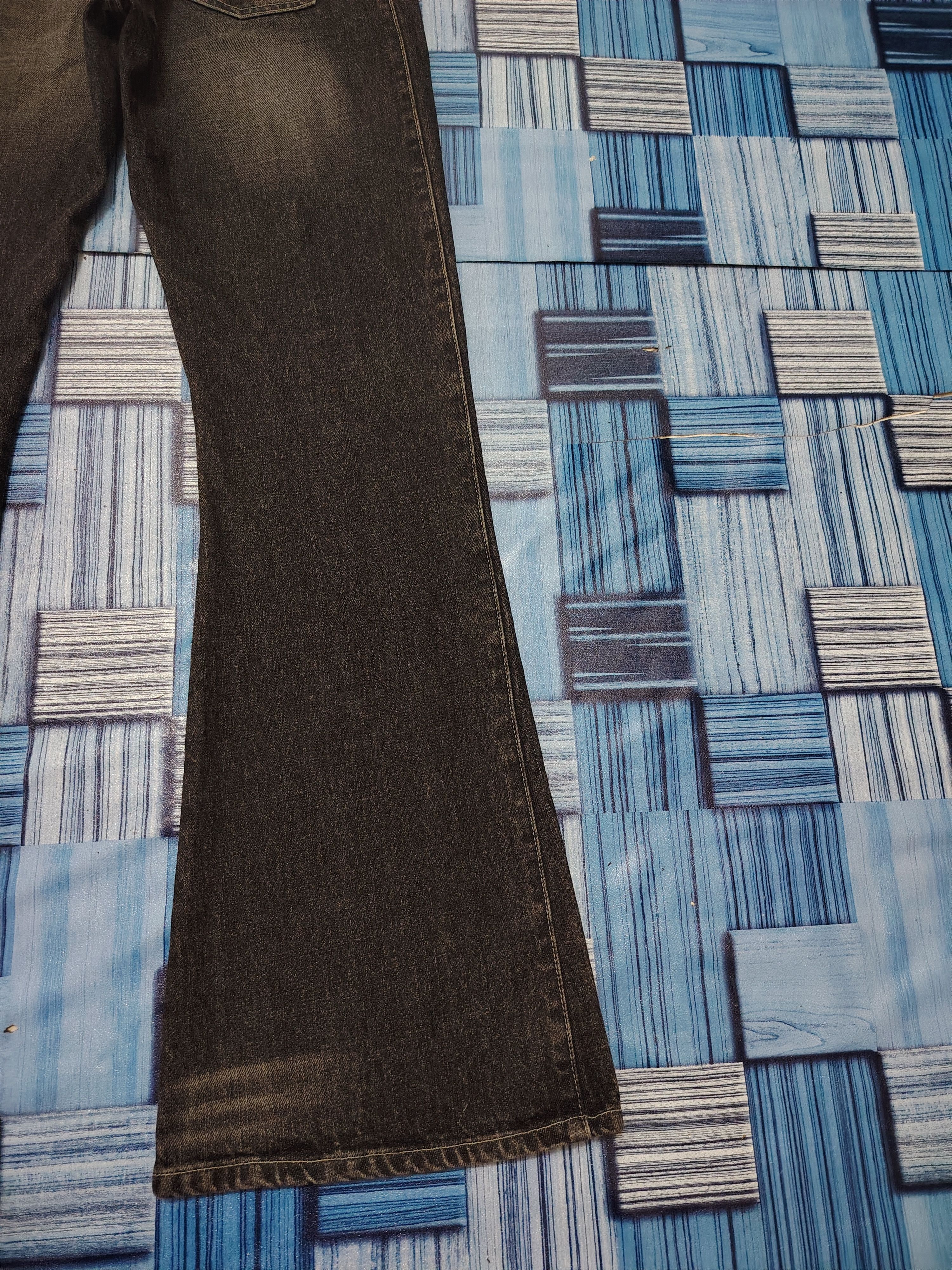 Undercover × Uniqlo Japanese Uniqlo Flare Jeans Distressed Jeans Bootcut Size US 30 / EU 46 - 15 Thumbnail