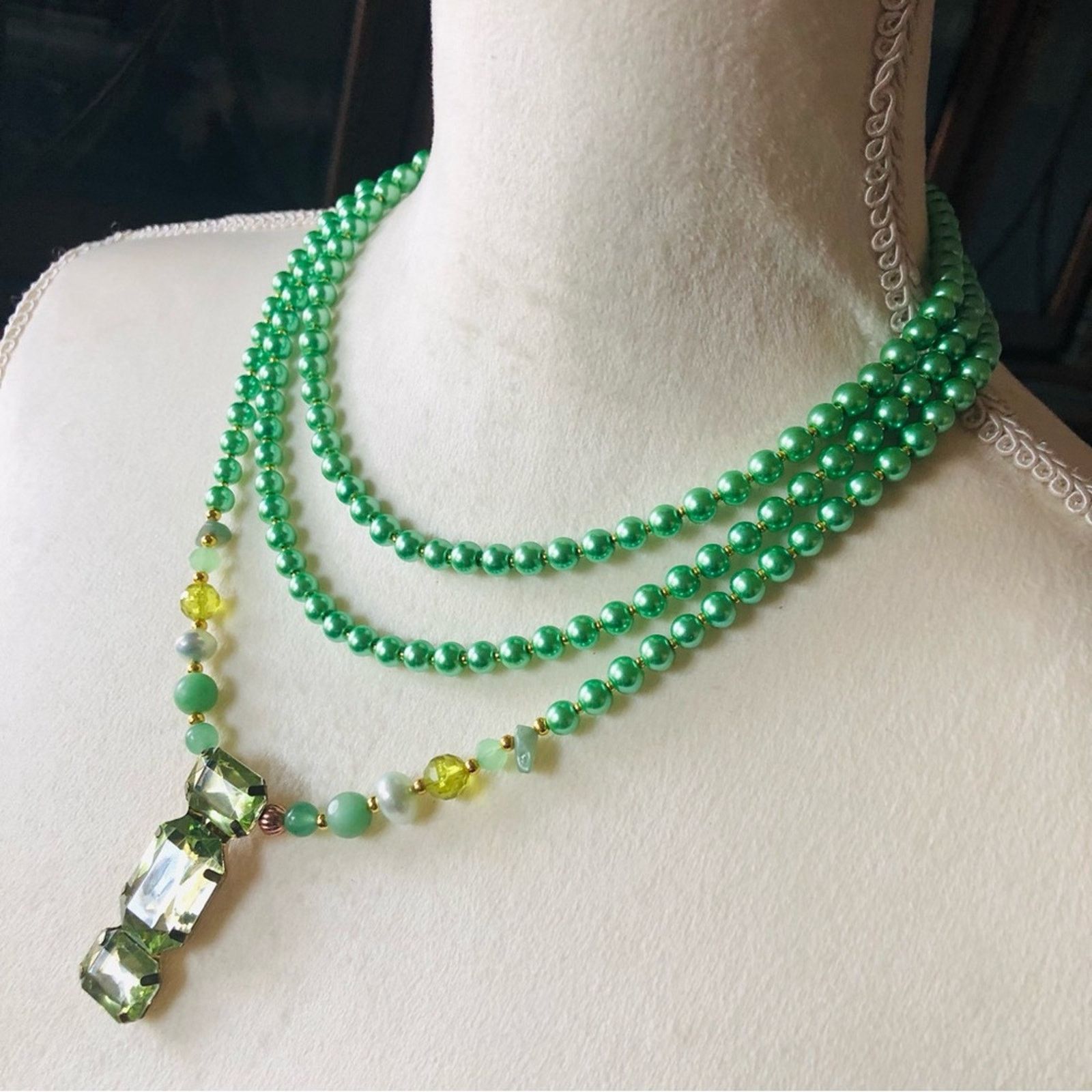Handmade Handcrafted repurpose green stone pendant Pearl necklac Size ONE SIZE - 4 Thumbnail