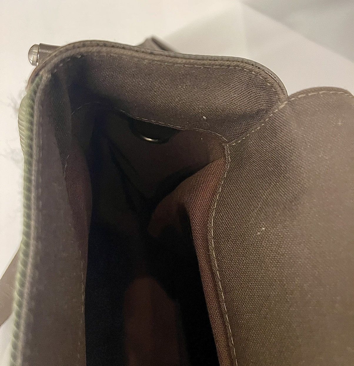Louis Vuitton Louis Vuitton Brown Taiga Crossbody Bag Size ONE SIZE - 12 Thumbnail