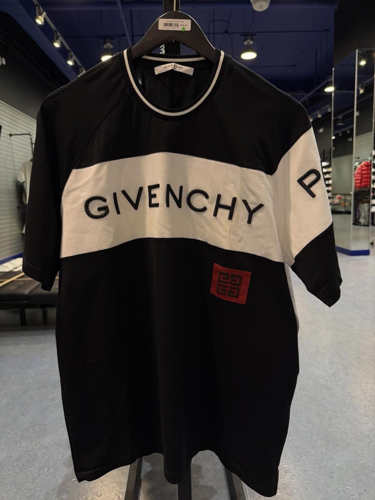 Givenchy Mens T-Shirt Givenchy Paris Black White Authentic $850 Large Size US L / EU 52-54 / 3 - 1 Thumbnail