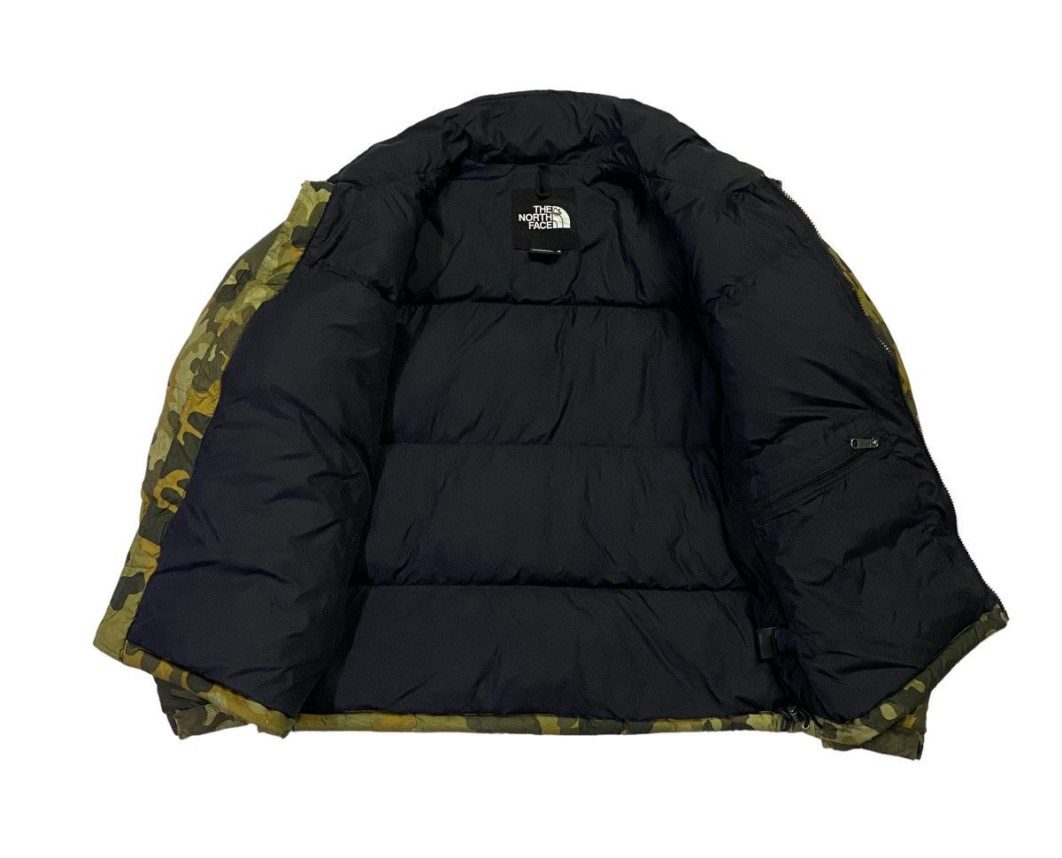 The North Face Vintage 90s The North Face 700 Nuptse Camo Puffer Jacket Size US M / EU 48-50 / 2 - 24 Thumbnail