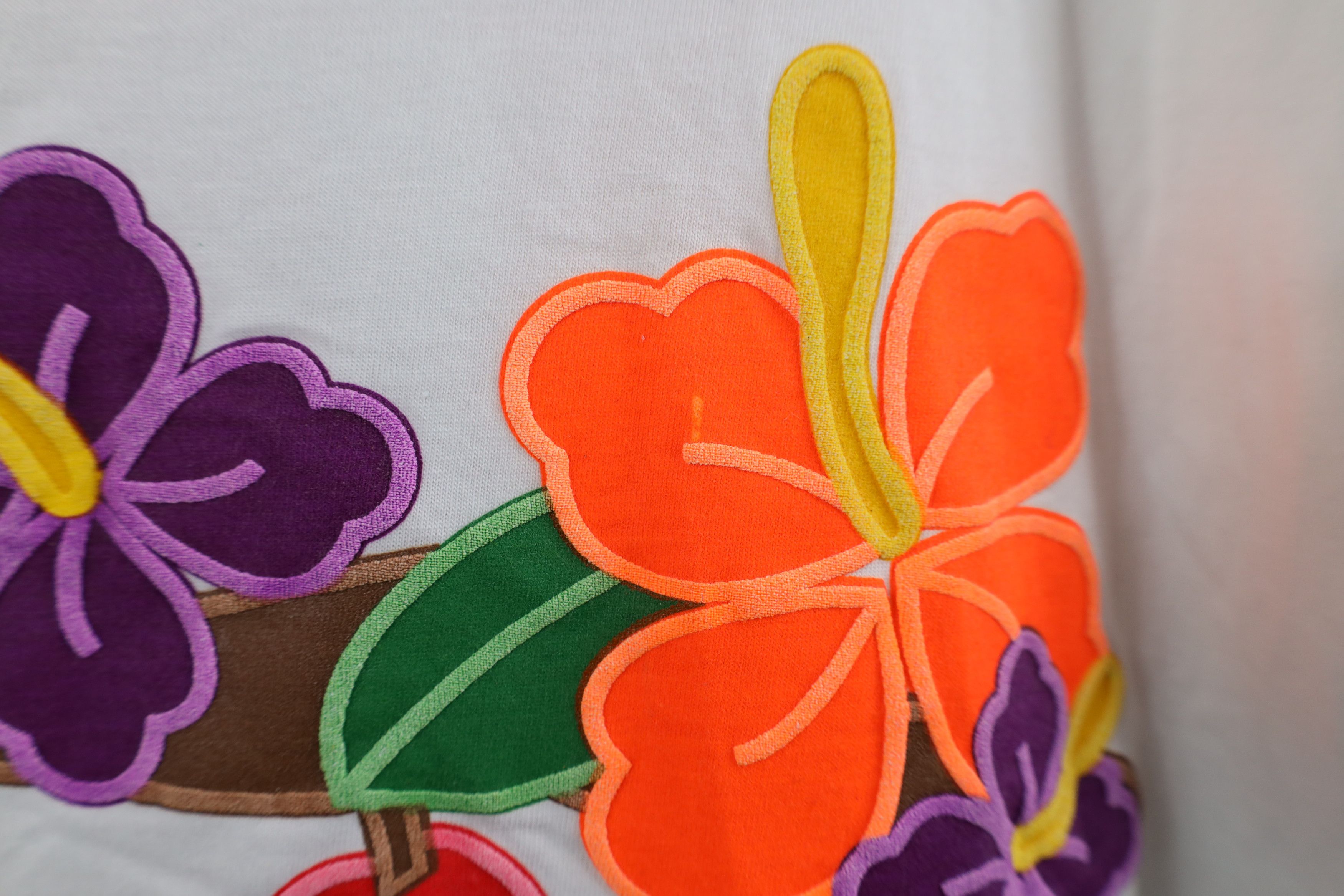 Vintage Vintage 90s Streetwear Mexico Parrot Flower Beach T-Shirt Size ONE SIZE - 7 Thumbnail