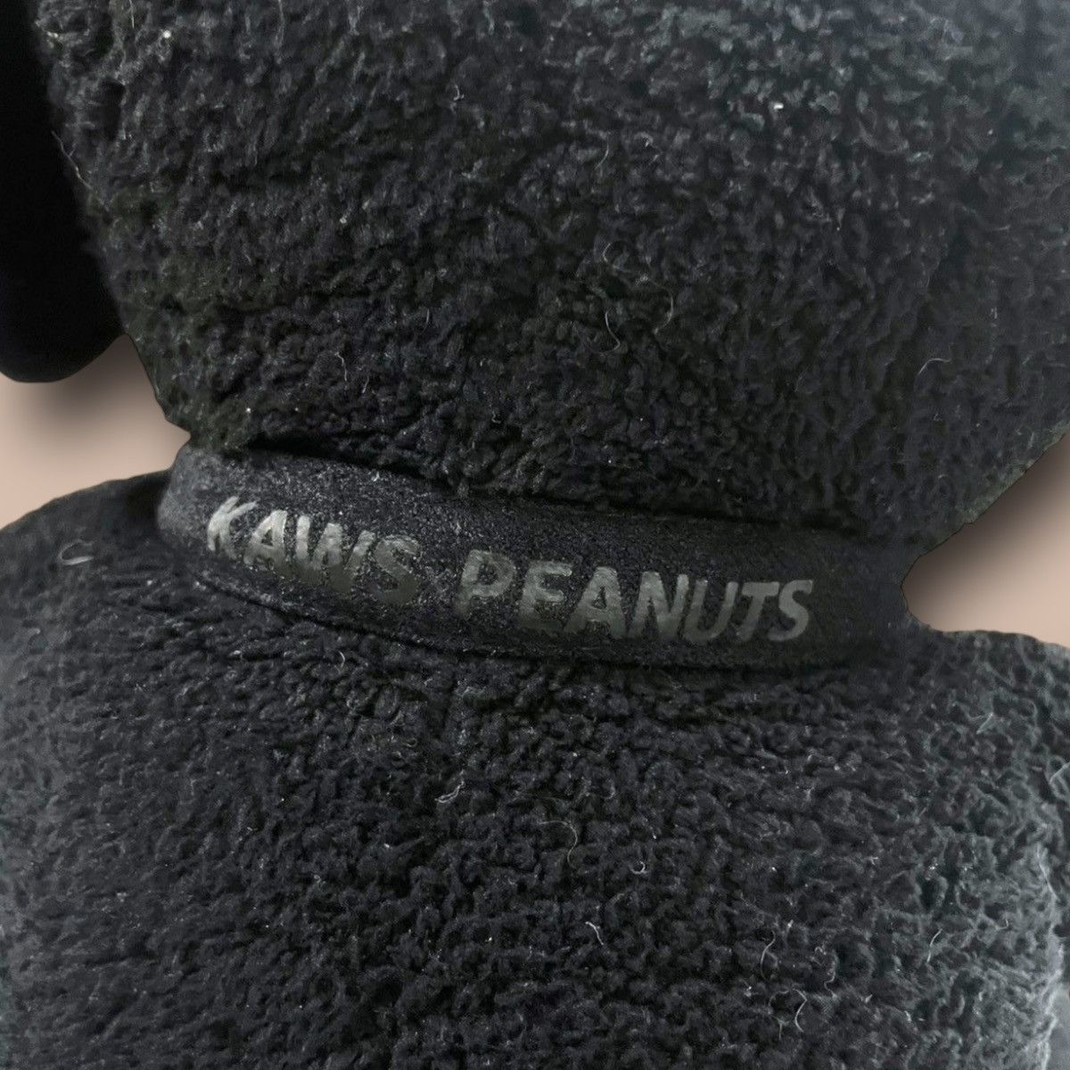 Kaws × Peanuts × Uniqlo KAWS x Uniqlo x Peanuts Snoopy Plush (Medium) Dolls Size ONE SIZE - 6 Thumbnail
