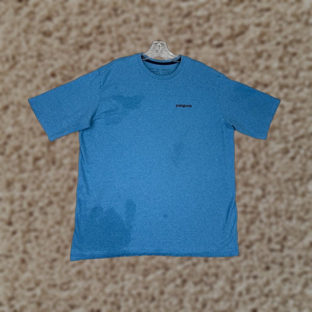 Patagonia Patagonia Shirt Men Large Blue Short Sleeve Crew Neck Polyester Blend READ Size US L / EU 52-54 / 3 - 1 Thumbnail