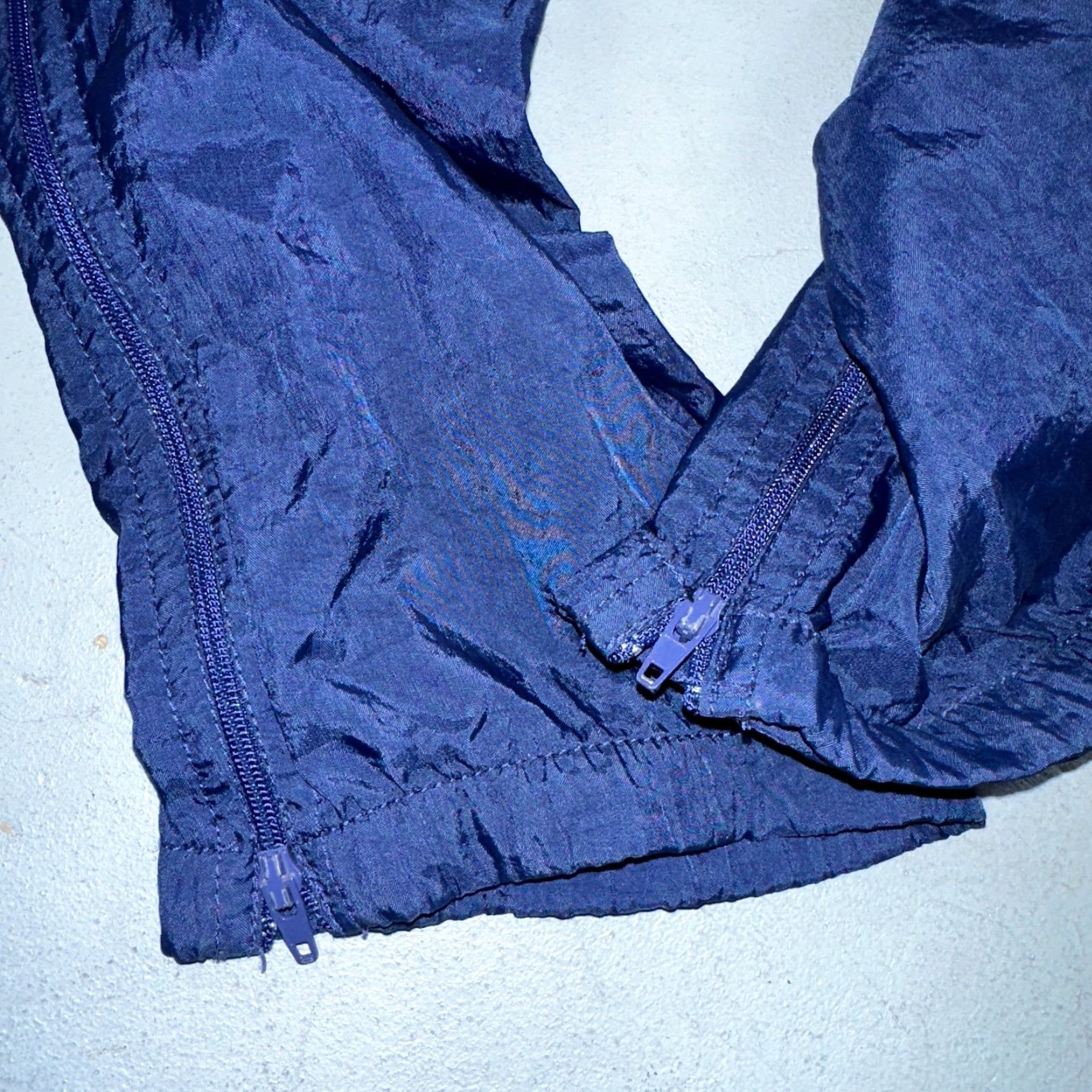 Nike VINTAGE Nike 90s Windbreaker Track Pants Navy S Mens Zip Nylon Unlined Size US 29 - 5 Thumbnail