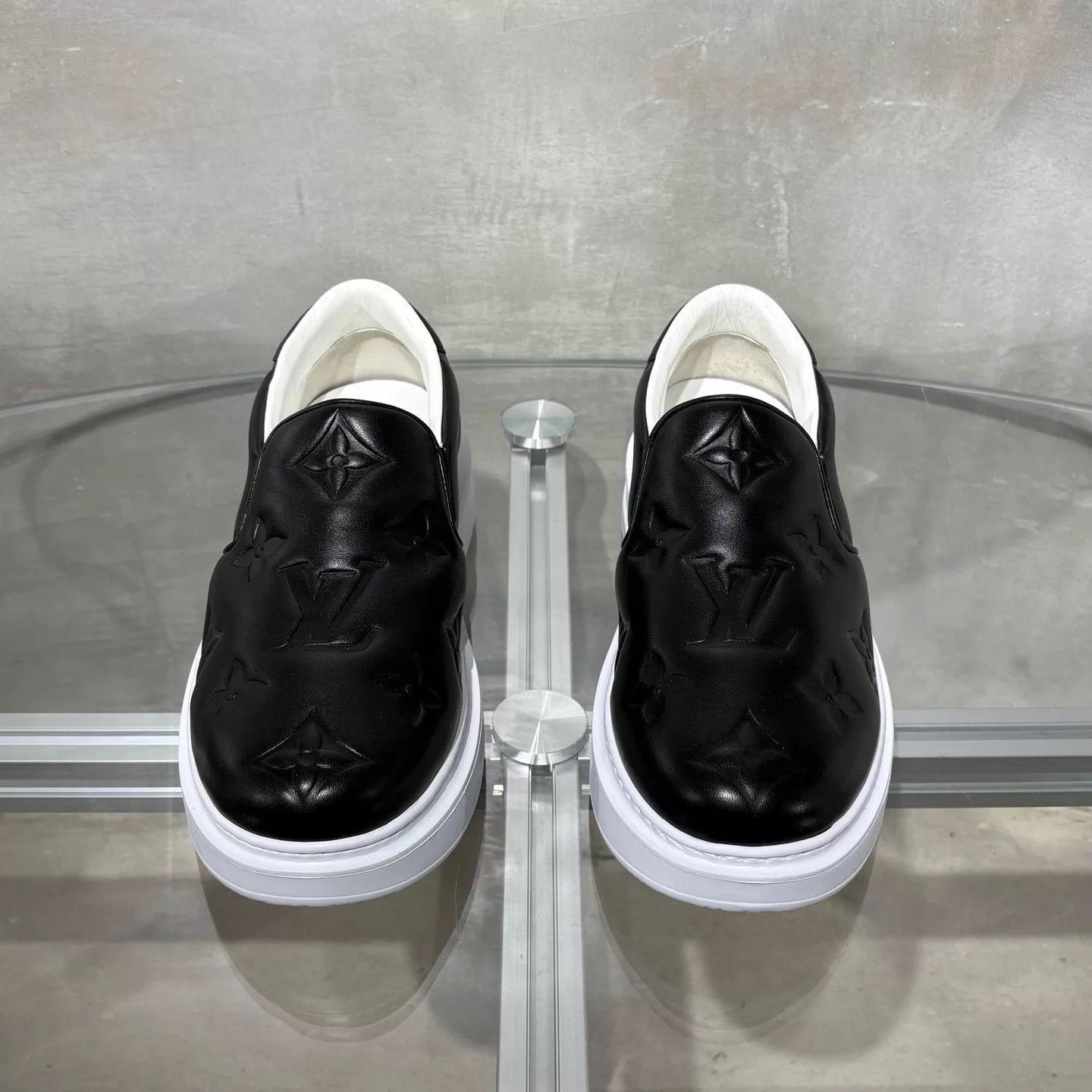Louis Vuitton Black Embossed Slip-On Shoes Size 8.5 Size US 8.5 / EU 41-42 - 1 Thumbnail