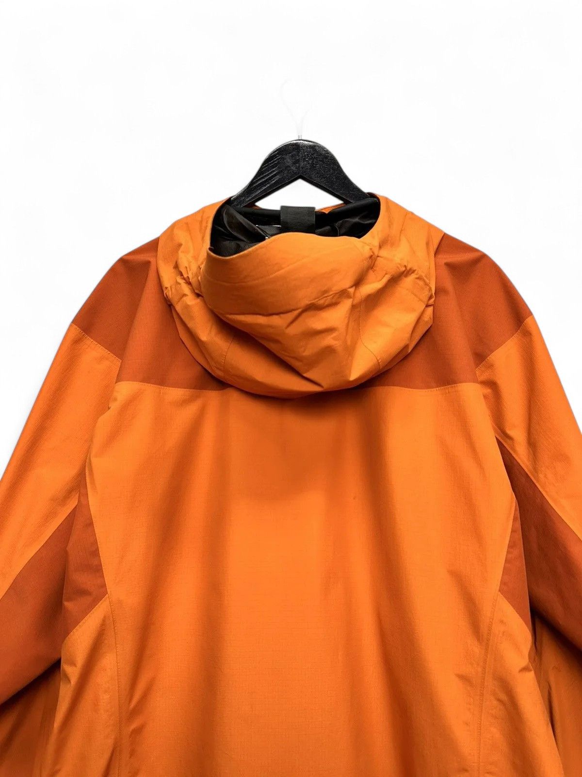 Goretex Arcteryx orange tech jacket outdoor windproof hiking style Size US XL / EU 56 / 4 - 14 Thumbnail