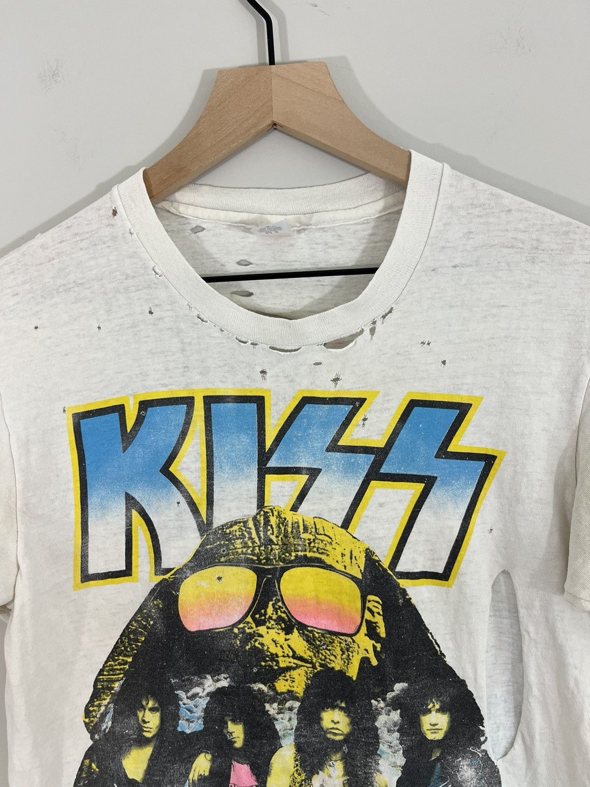 Vintage KISS Thrashed Single Stitch Rare Tour Band Tee Size US M / EU 48-50 / 2 - 3 Thumbnail