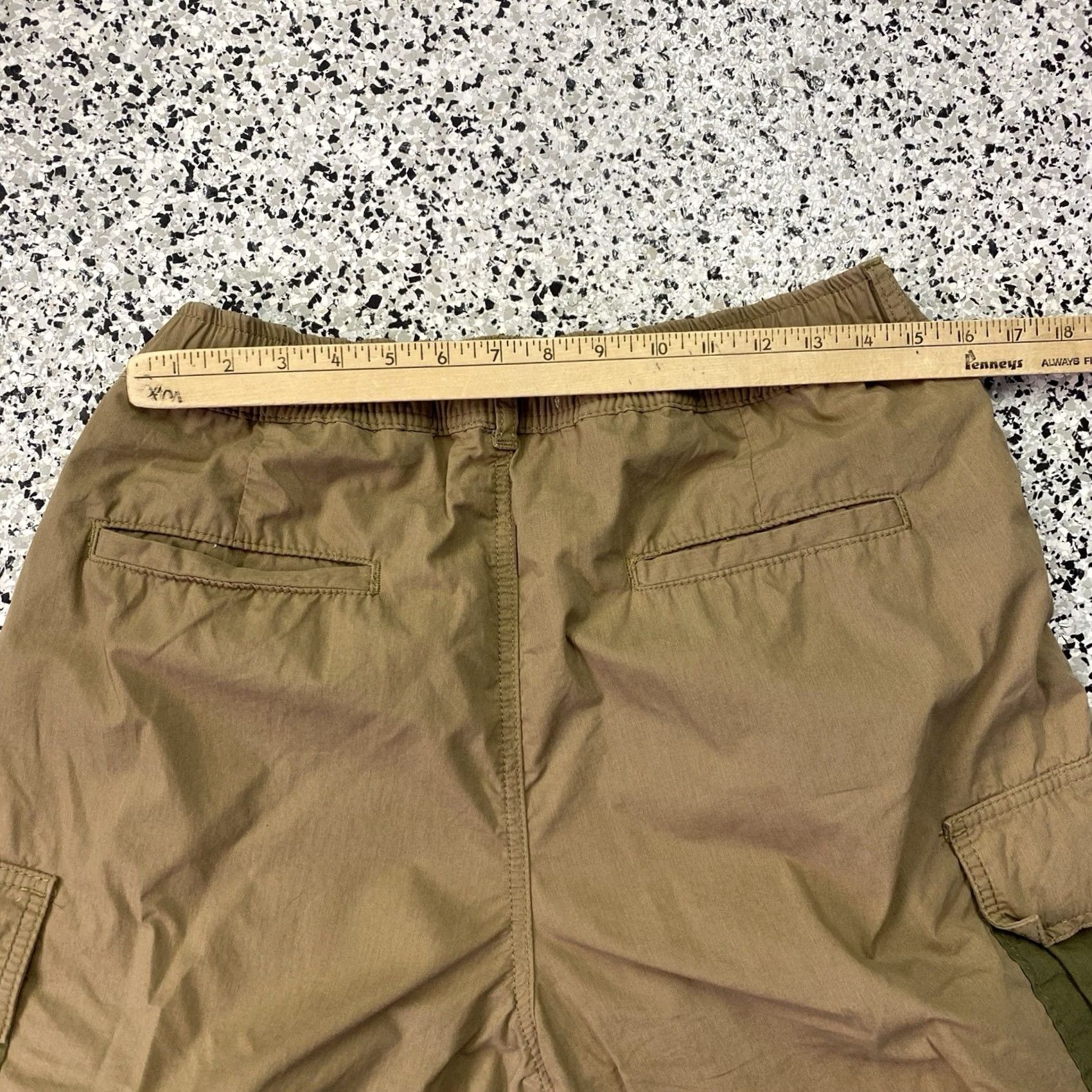 Anthropologie Anthropologie Cargo Jogger Pants Beige Khaki Pull On Women’s Size 30 Tapered Relaxed Front Zip Pockets Twill But No Holes Stains N/A Size 30" / US 8 / IT 44 - 4 Thumbnail
