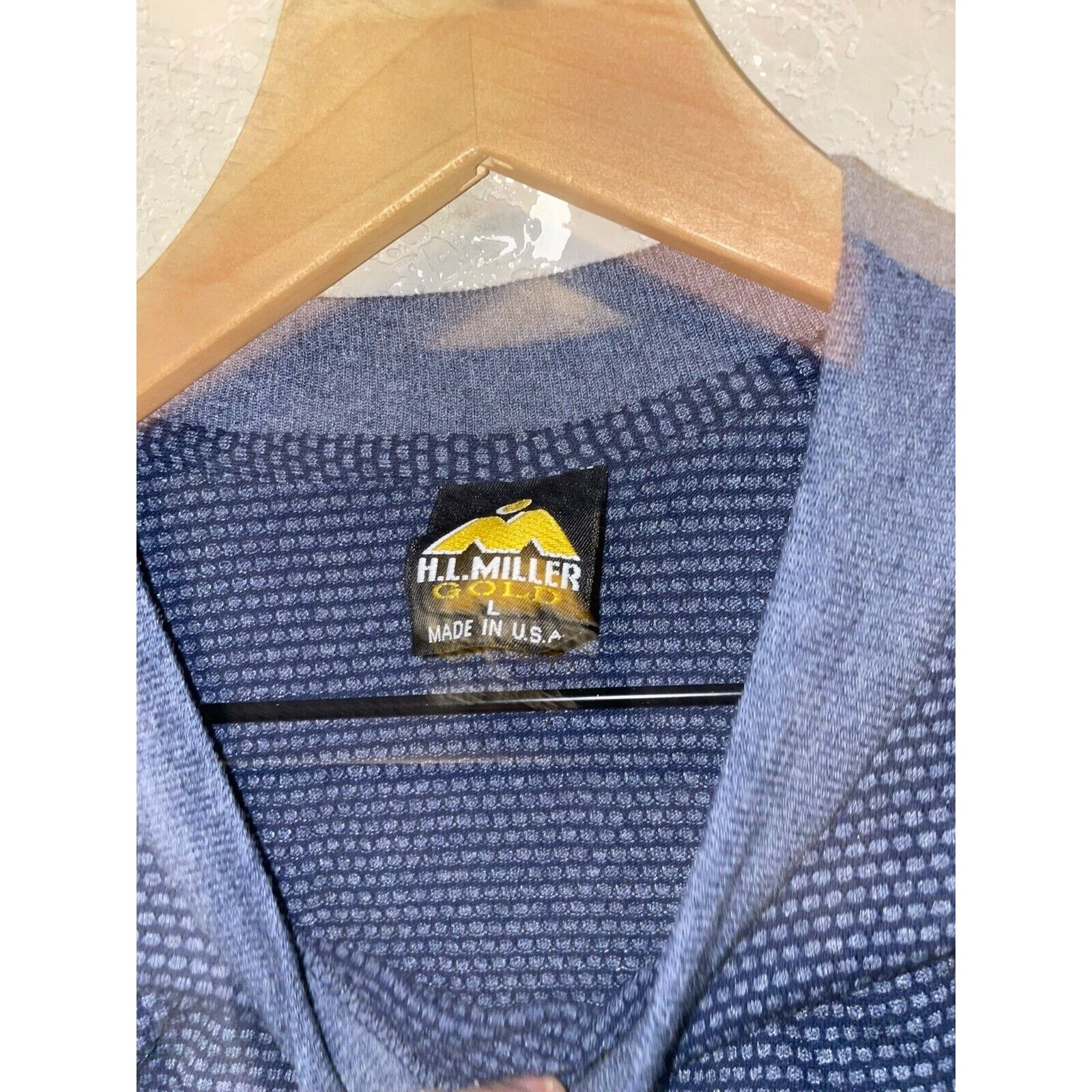 Vintage Vintage Montana Blue Shirt MT State Graphic Tee VTG 90s L Size US L / EU 52-54 / 3 - 7 Thumbnail