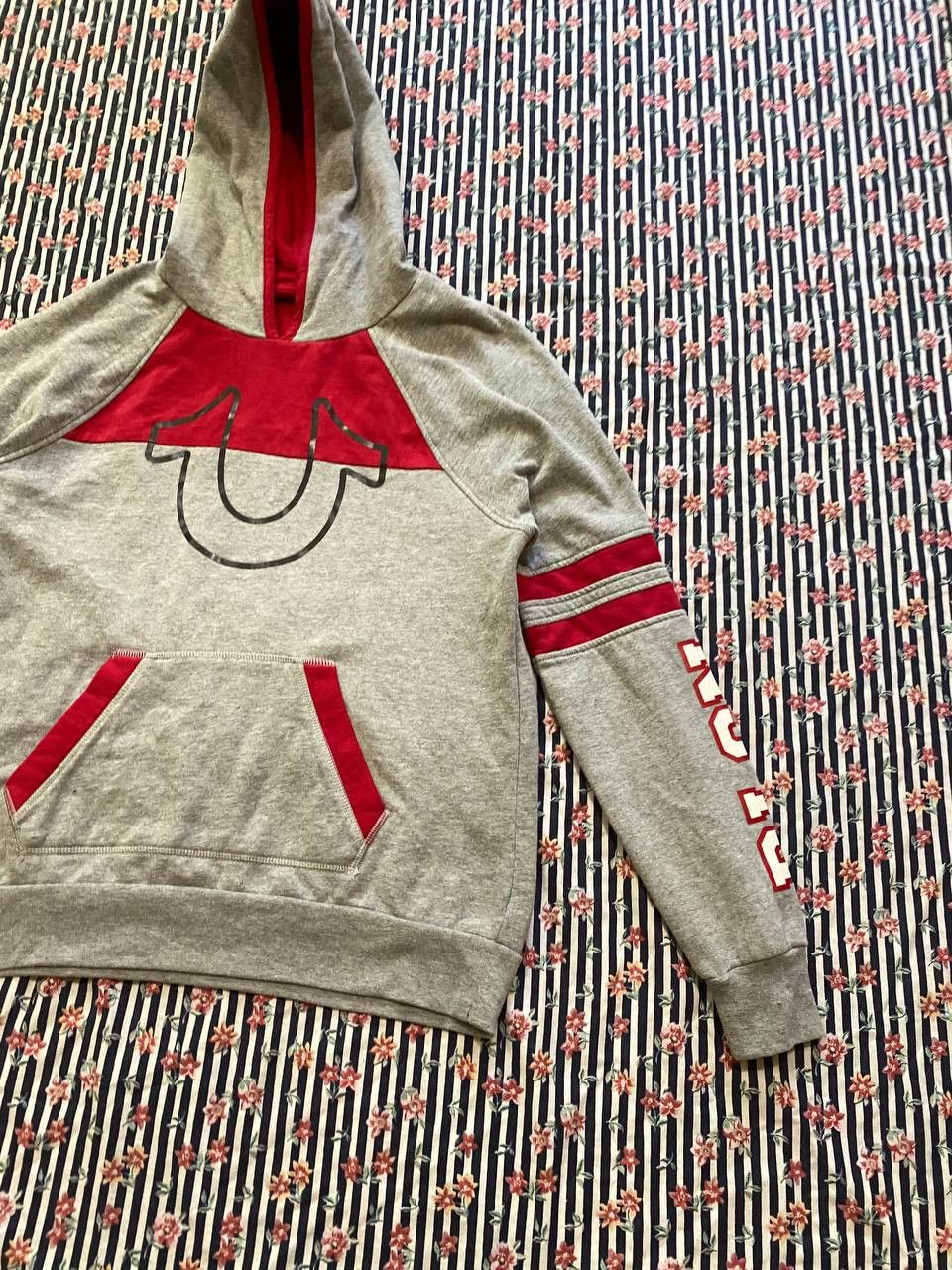 True Religion vintage streetwear True Religion big logo Sweatshirt hoodie Size US M / EU 48-50 / 2 - 3 Thumbnail