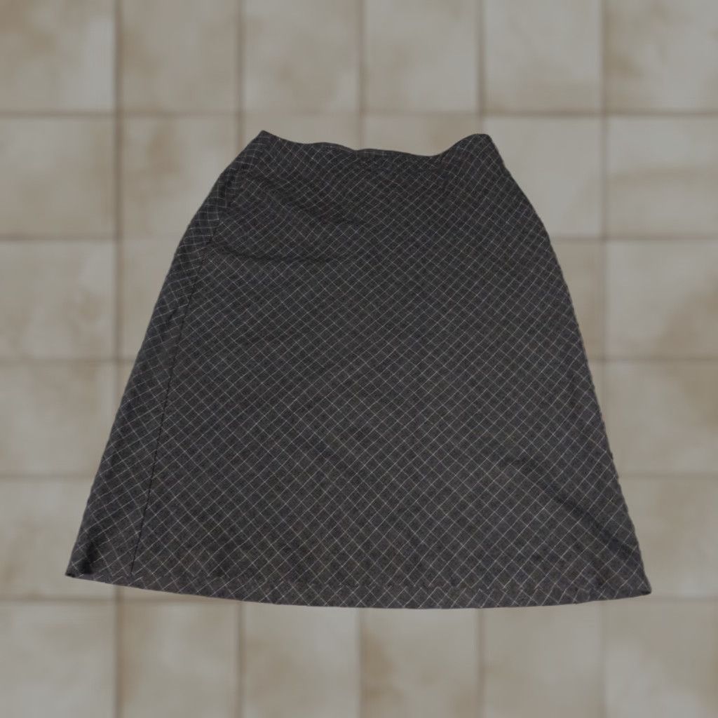 Old Navy Old Navy Skirt Womens 8 Gray Plaid A-Line Knee Length Casual Cotton Canvas Zipper Lined Regular Mid 8 Gray Size 30" / US 8 / IT 44 - 1 Thumbnail