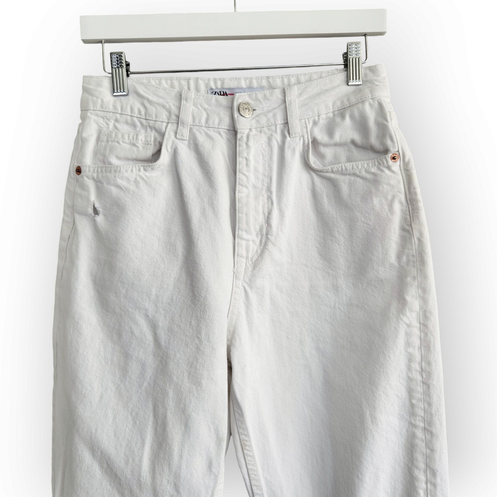 Zara Zara White High Waisted Ripped Mom Jeans 6 Size 28" / US 6 / IT 42 - 2 Thumbnail