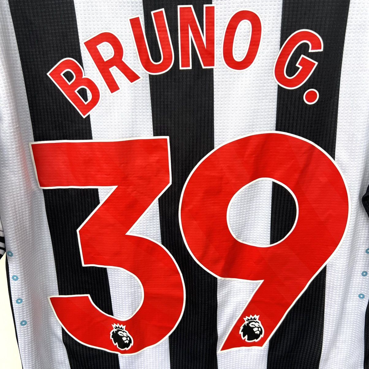 Castore Newcastle soccer jersey football t shirt Bruno G 39 Size US S / EU 44-46 / 1 - 12 Thumbnail