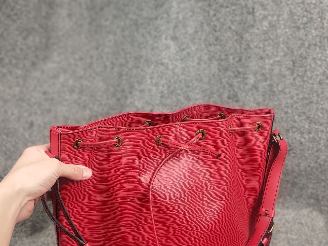 Louis Vuitton Louis Vuitton Noé Epi Vintage authentic Shoulder Red Bag Size ONE SIZE - 20 Thumbnail