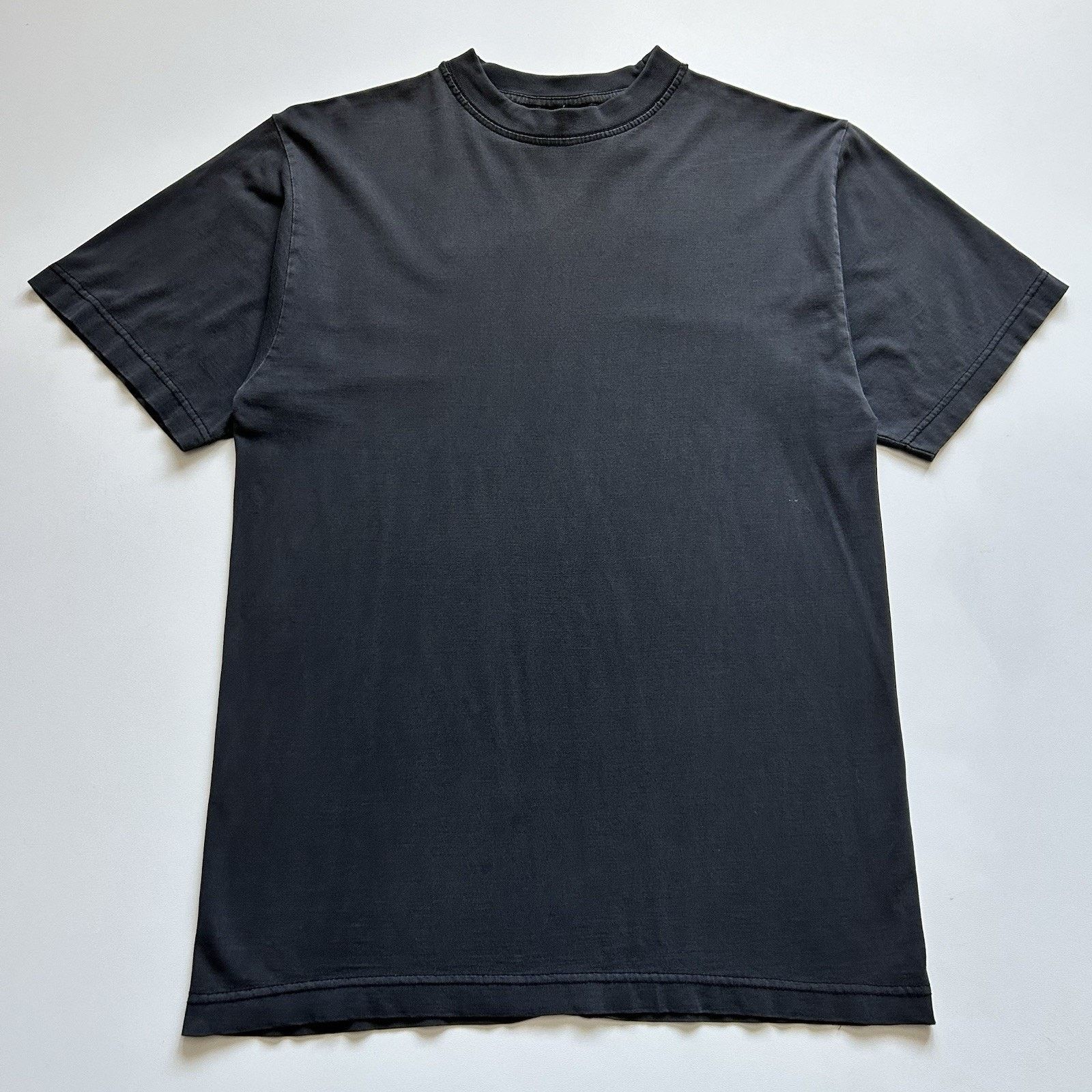 Hanes Vintage 90s Sun Faded Black Blank T-Shirt Small Relaxed Rare Size US S / EU 44-46 / 1 - 1 Thumbnail