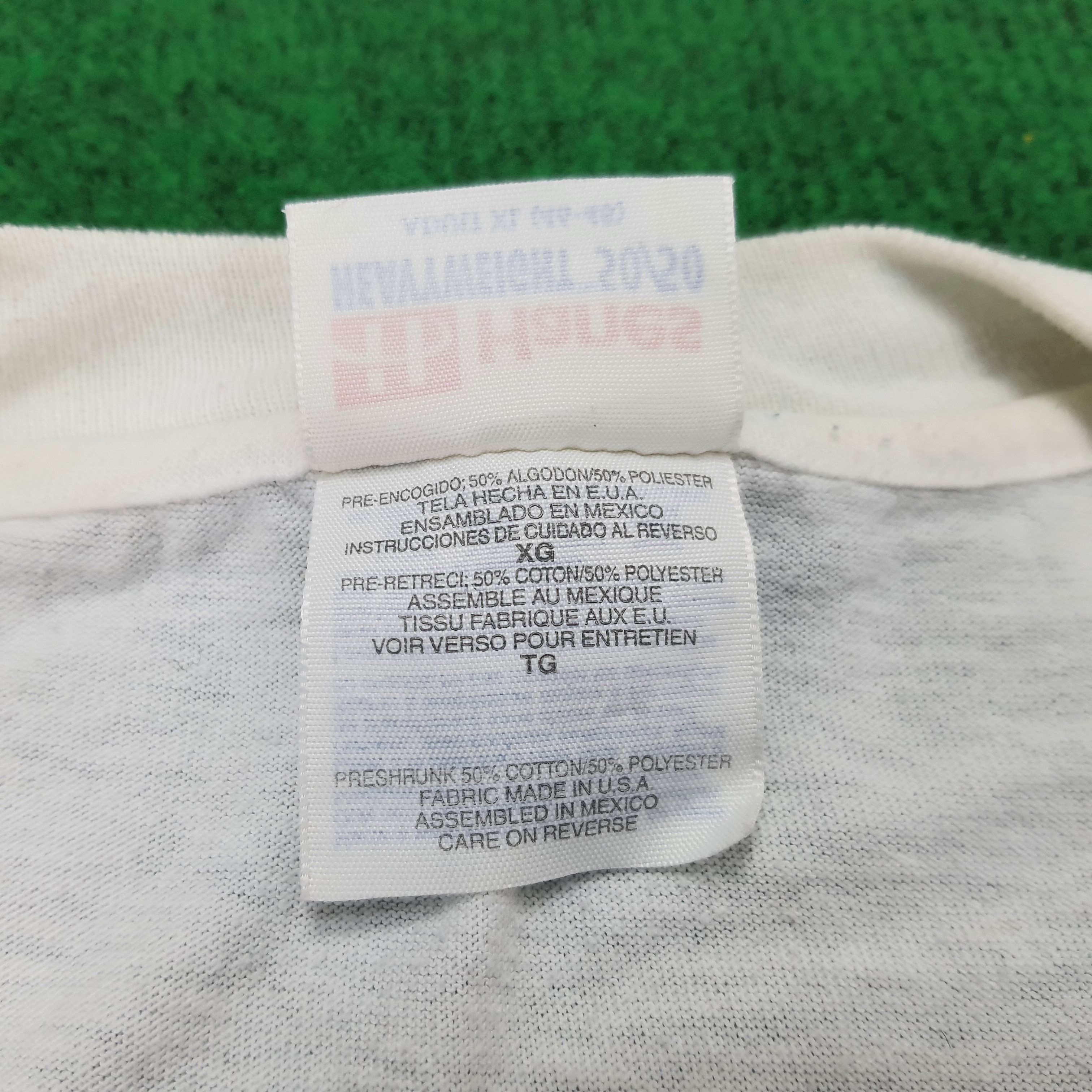 Vintage Vintage 007 James Bond On A Mission Movie T-shirt Size US XL / EU 56 / 4 - 7 Thumbnail
